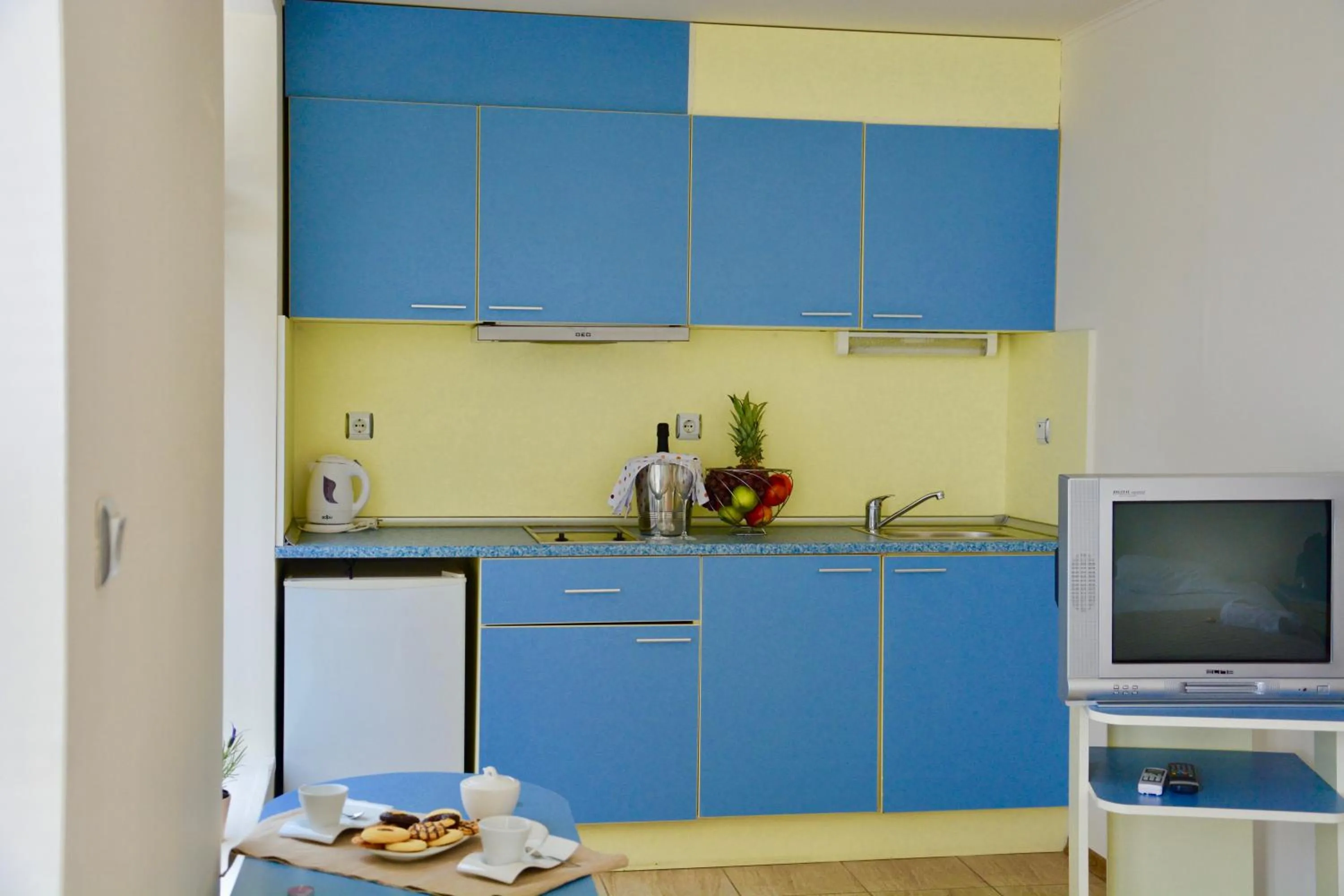 Kitchen or kitchenette in Rainbow 1 Holiday Complex
