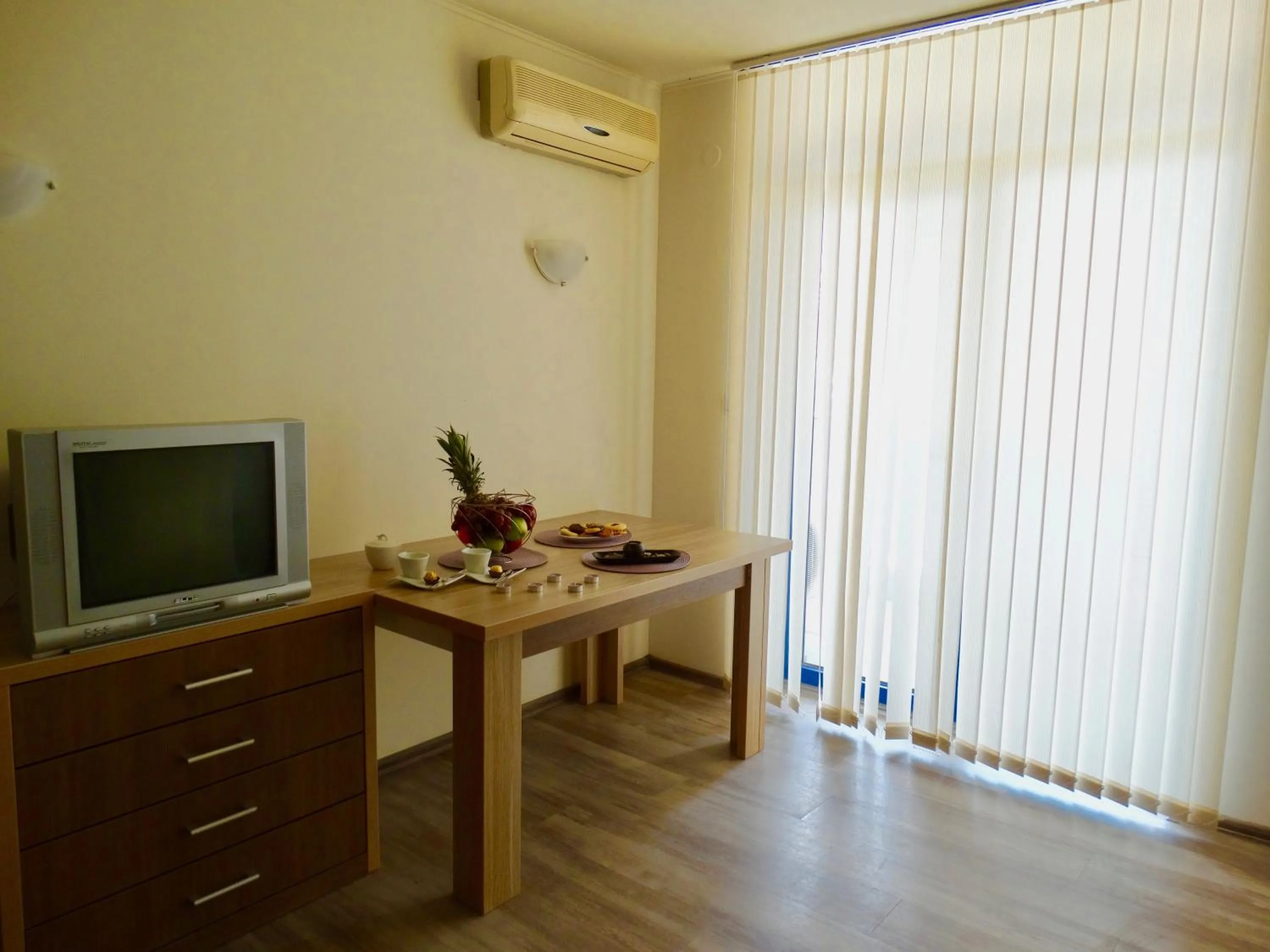 Dining area in Rainbow 1 Holiday Complex