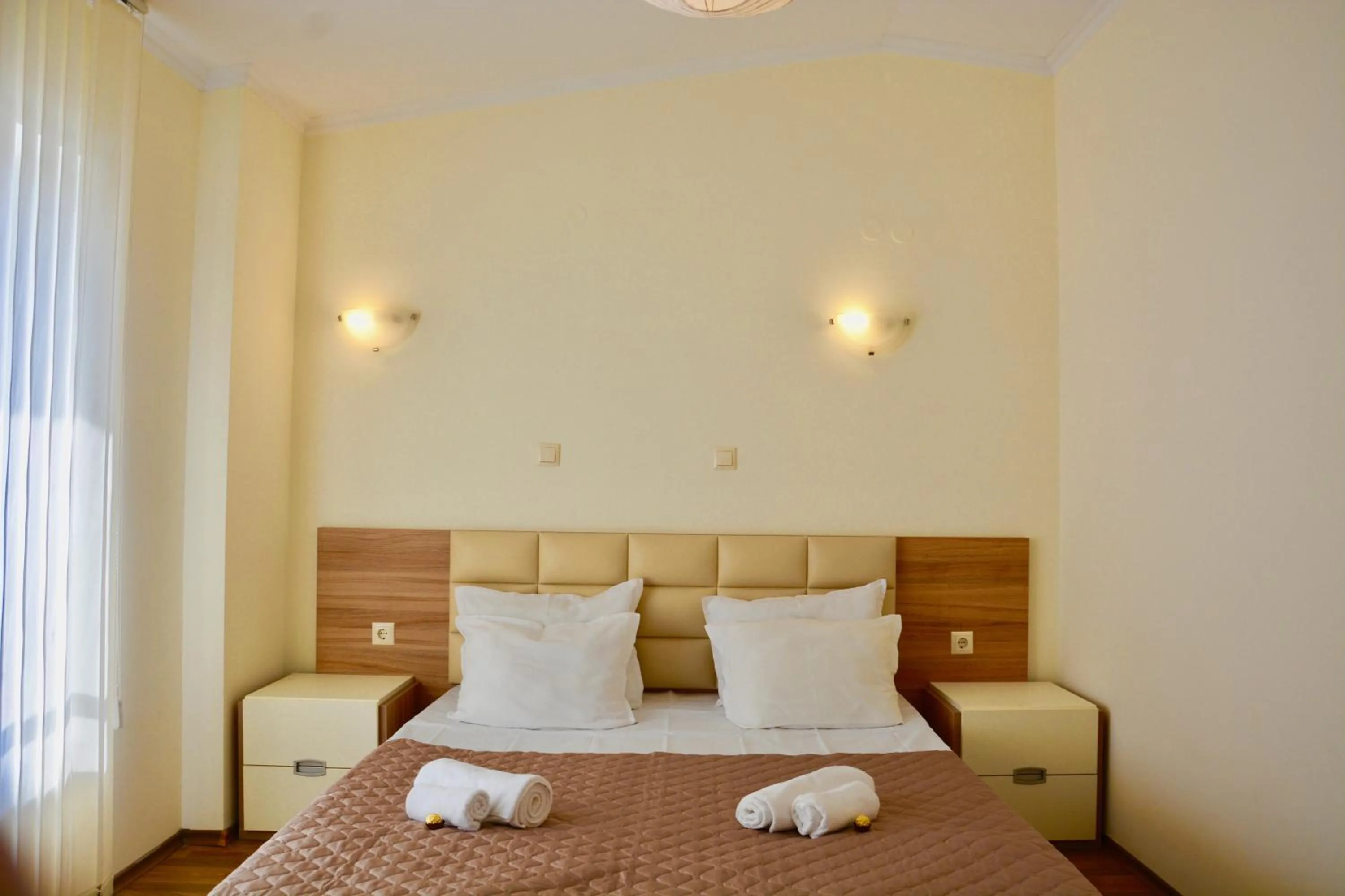 Bedroom, Bed in Rainbow 1 Holiday Complex