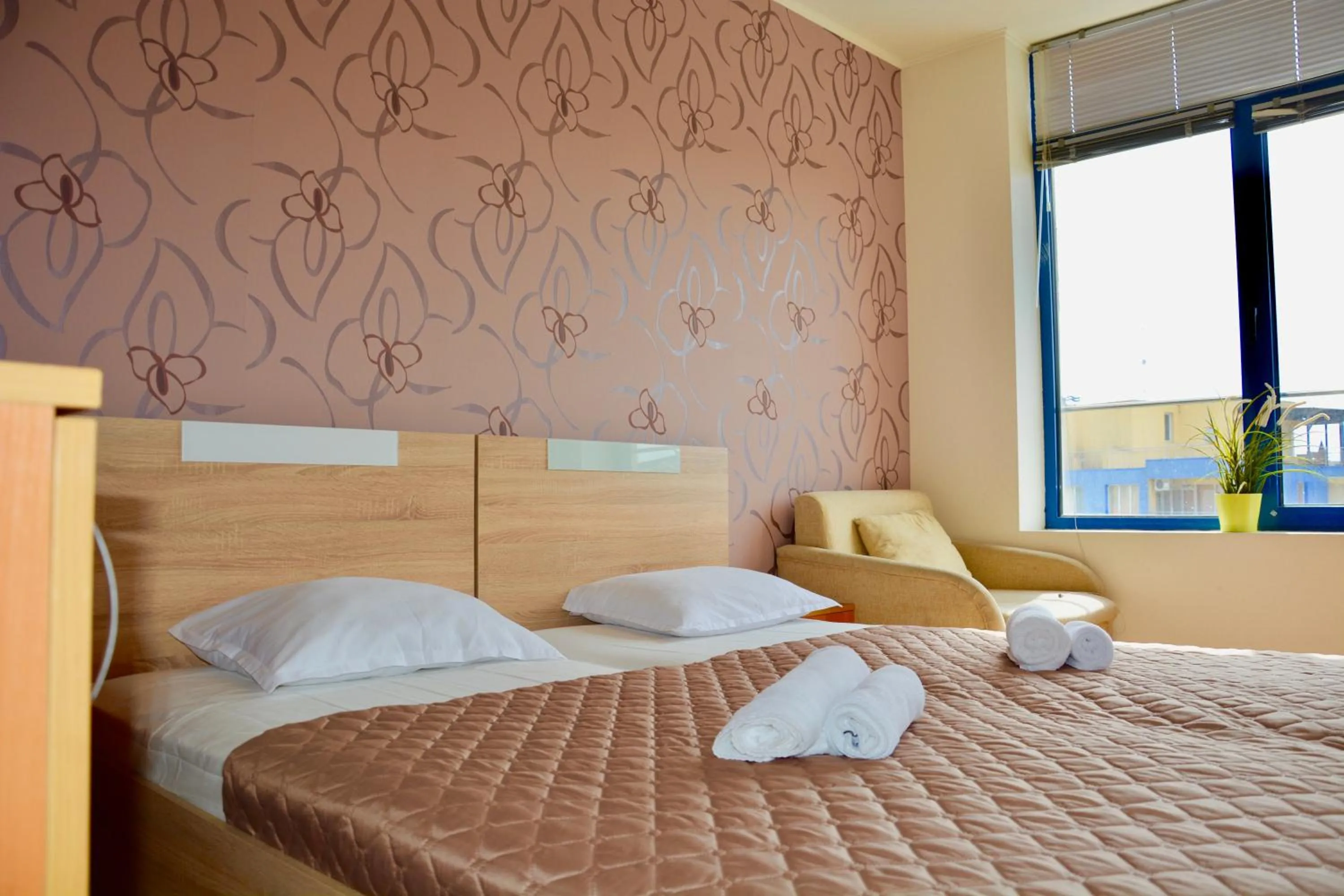Bedroom, Bed in Rainbow 1 Holiday Complex