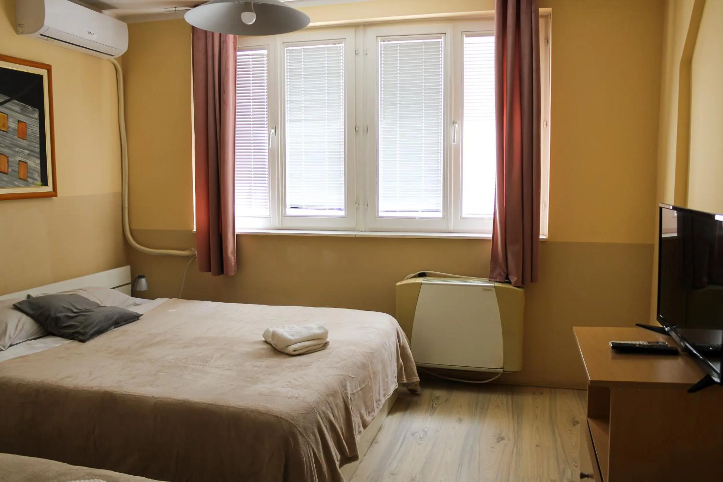 Bed in Bed and Breakfast Majesty