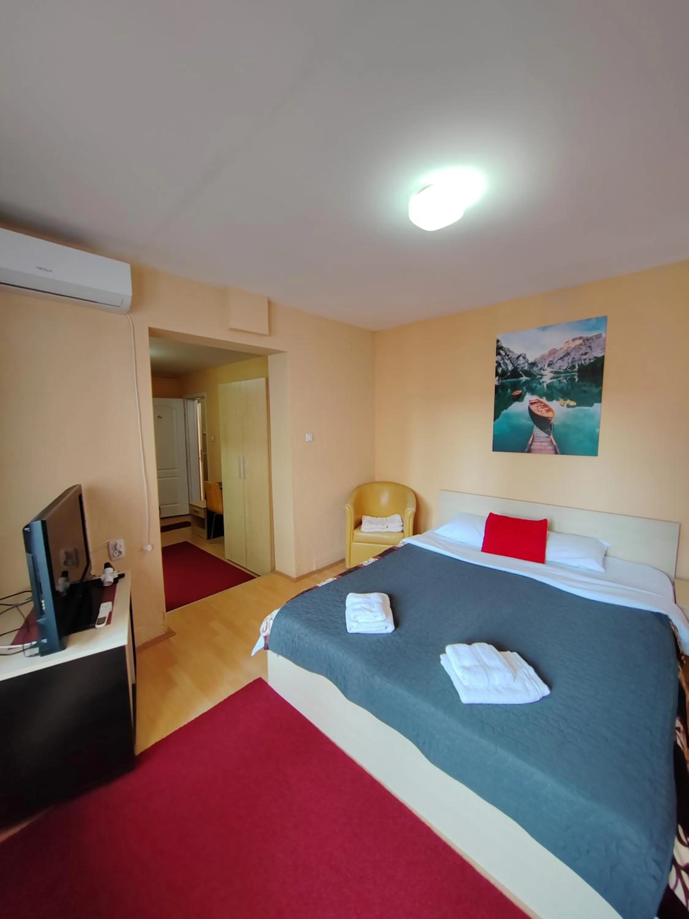 Communal lounge/ TV room, Bed in Bed and Breakfast Majesty