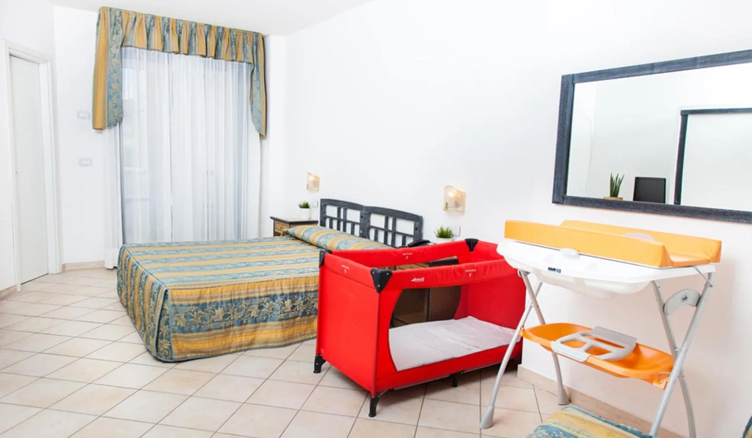 cot, Bed in Hotel Parco Dei Principi