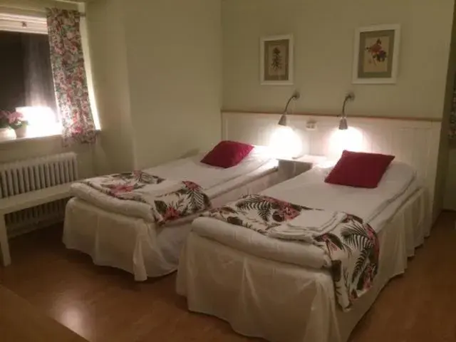 Twin Room with Private Bathroom - single occupancy in Hotell Paradis Twin Room with Private Bathroom - single occupancy in Hotell Paradis