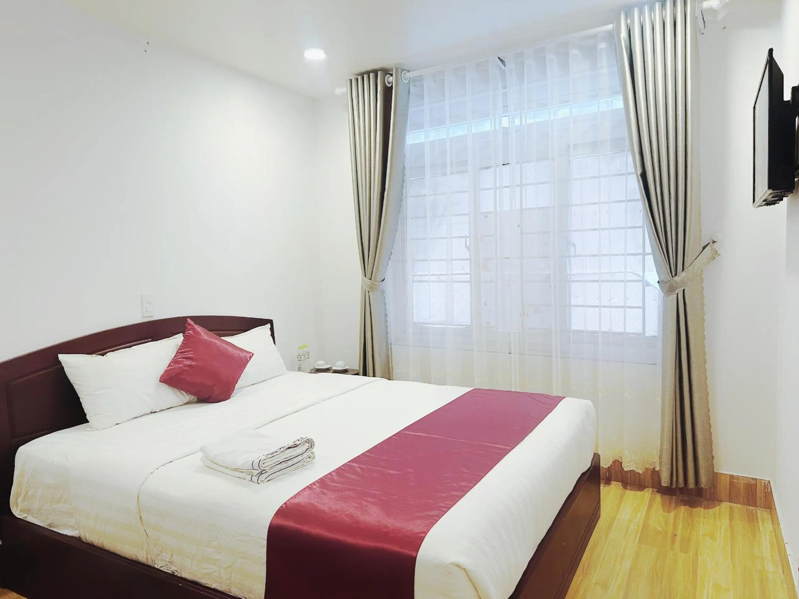 Bed in White Horse Dalat Hotel