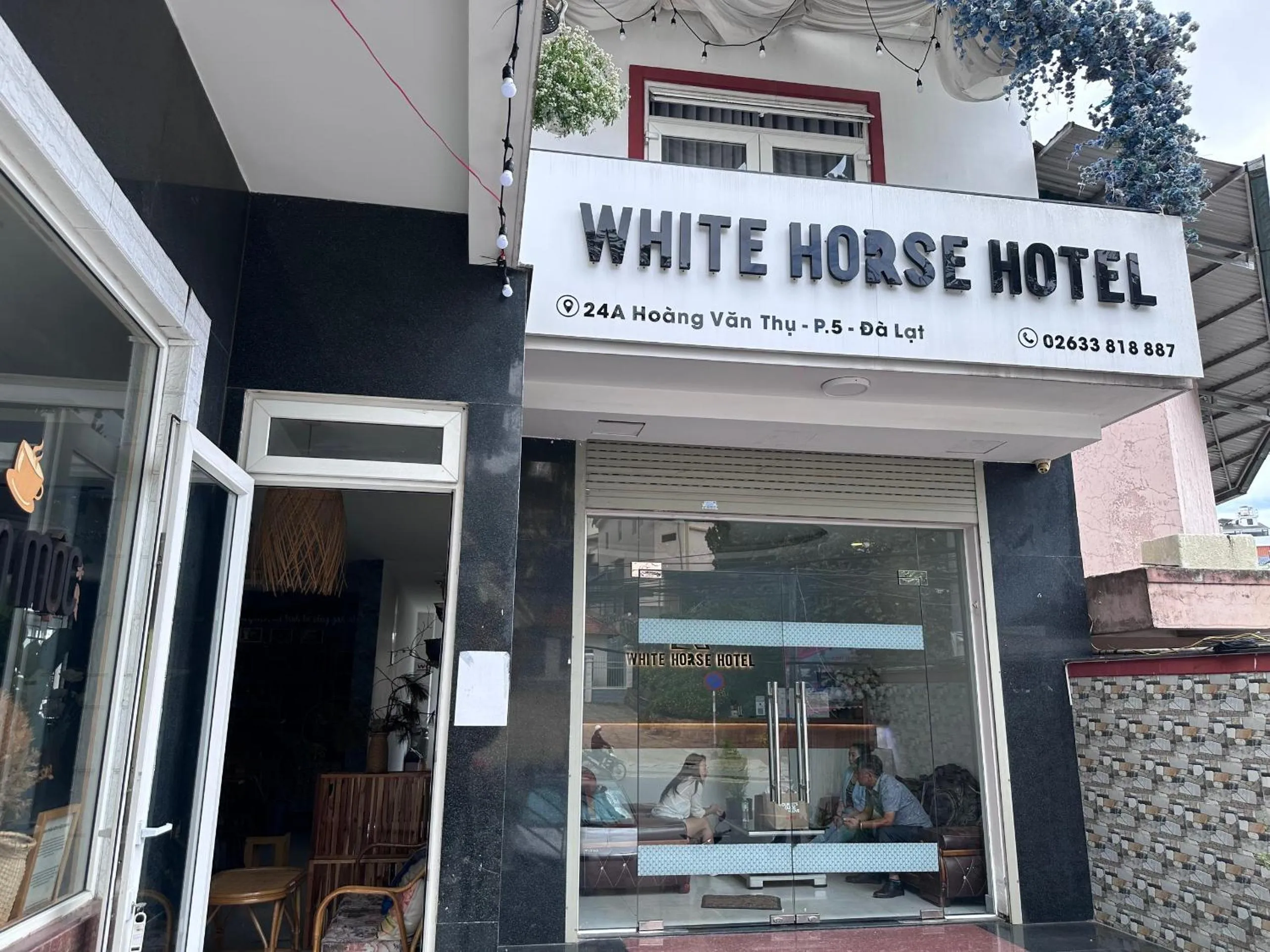 Logo/Certificate/Sign in White Horse Dalat Hotel