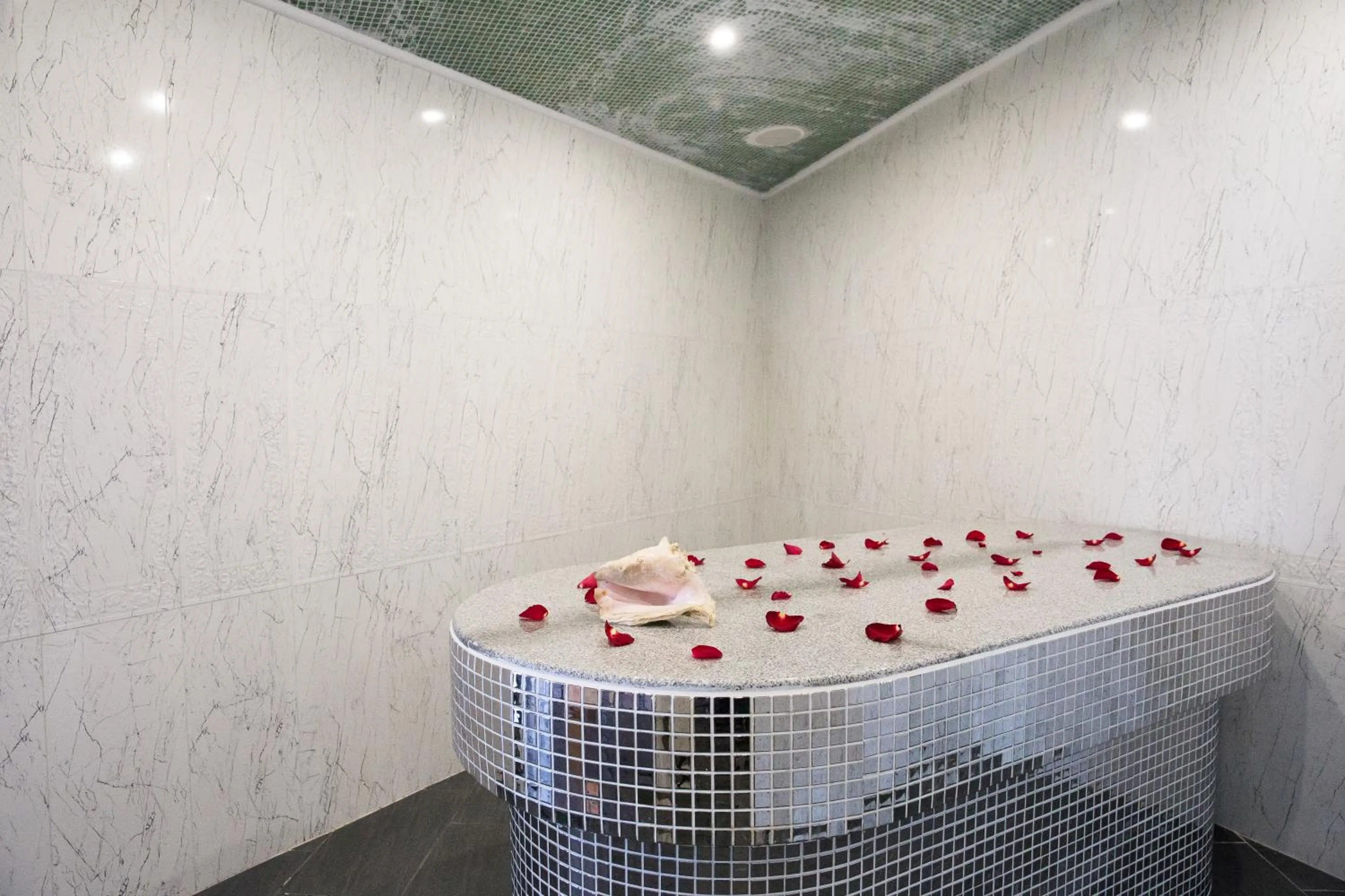 Hot Tub in SPA Hotel Sirius Beach - FREE SPA access, Full Board and drinks incl