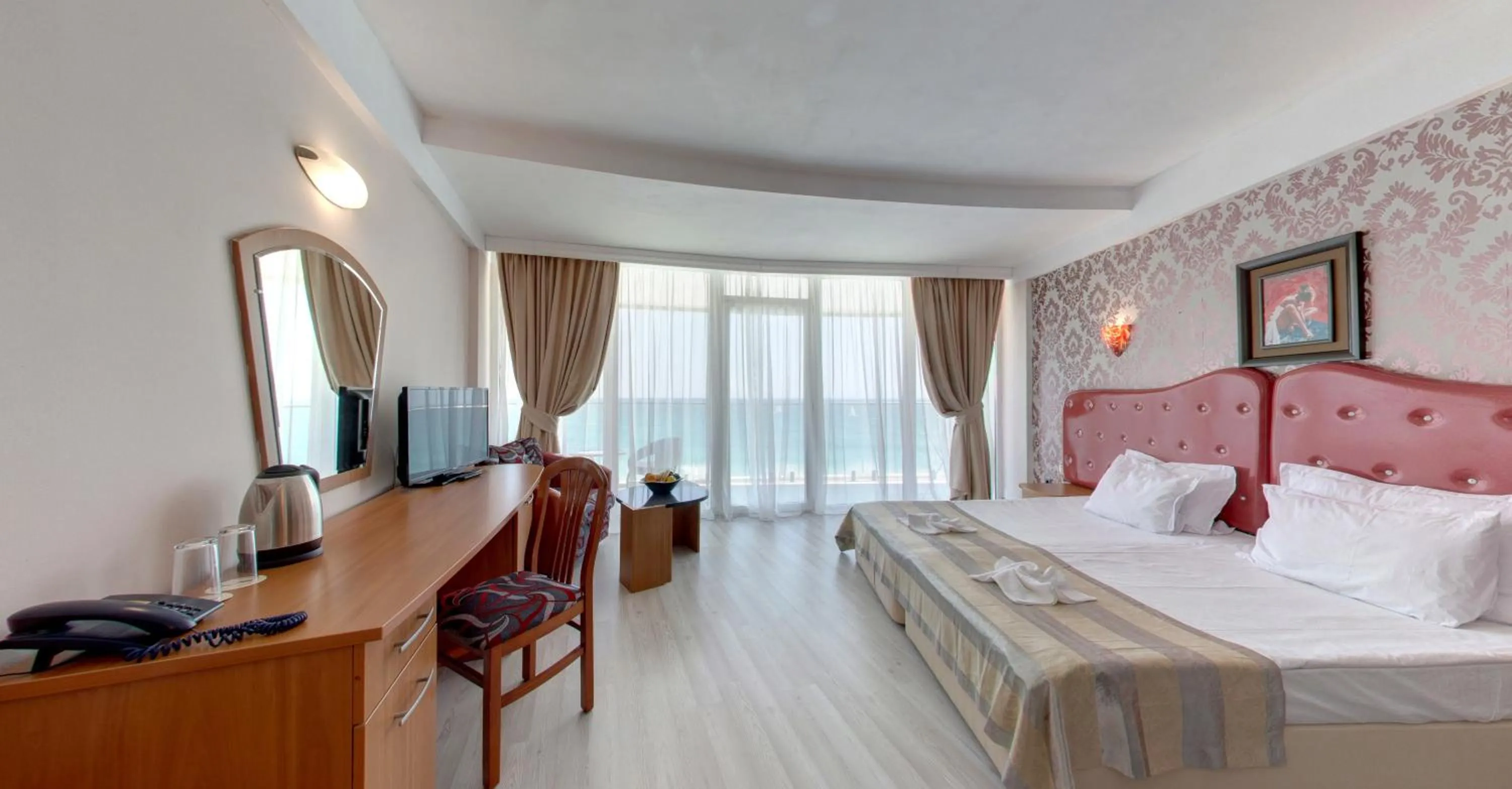 Bed in SPA Hotel Sirius Beach - FREE SPA access, Full Board and drinks incl