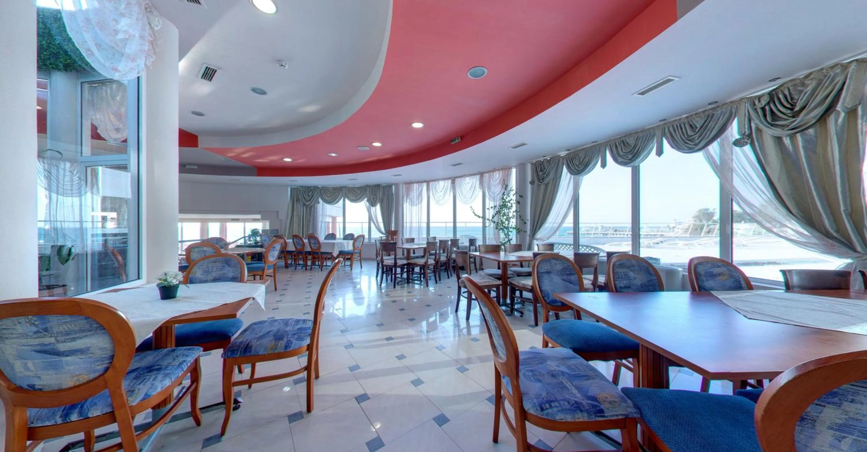Restaurant/places to eat in SPA Hotel Sirius Beach - FREE SPA access, Full Board and drinks incl