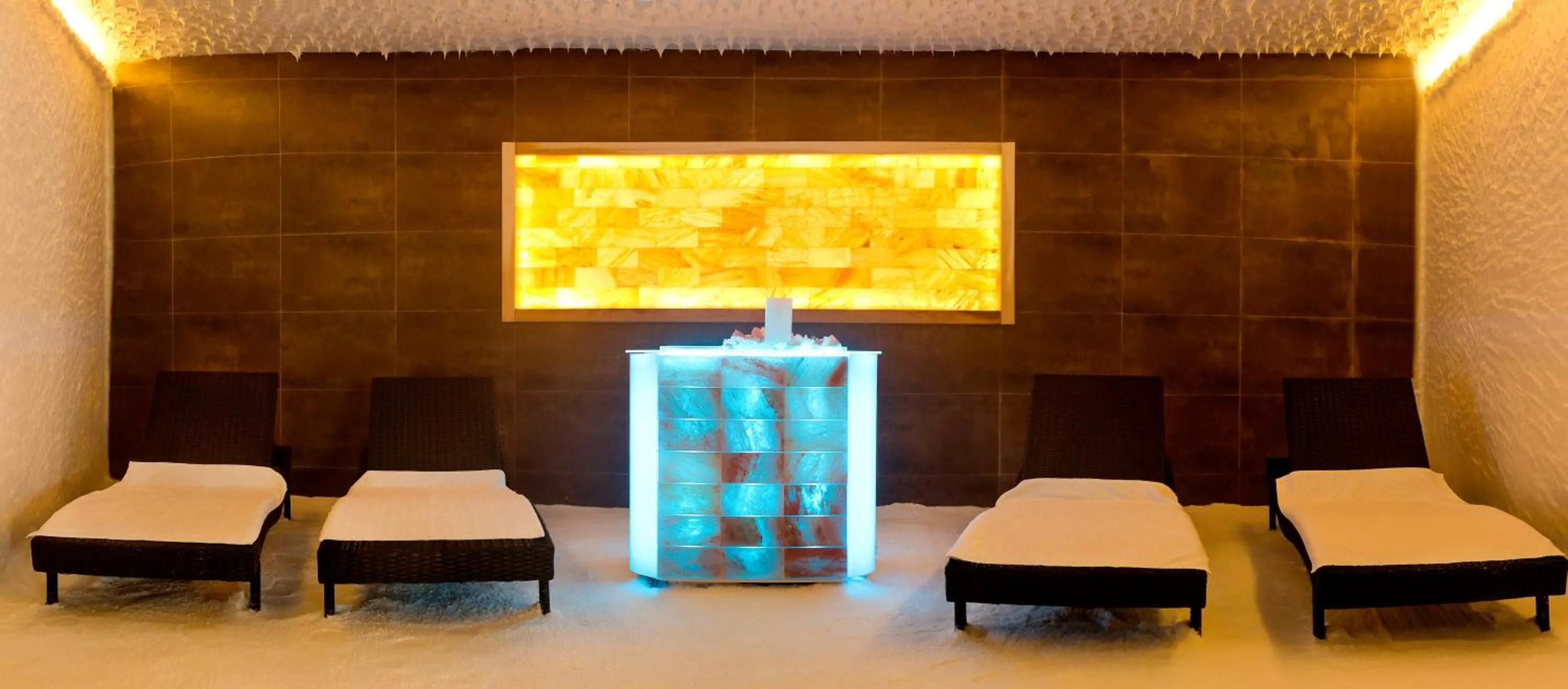 Massage in SPA Hotel Sirius Beach - FREE SPA access, Full Board and drinks incl