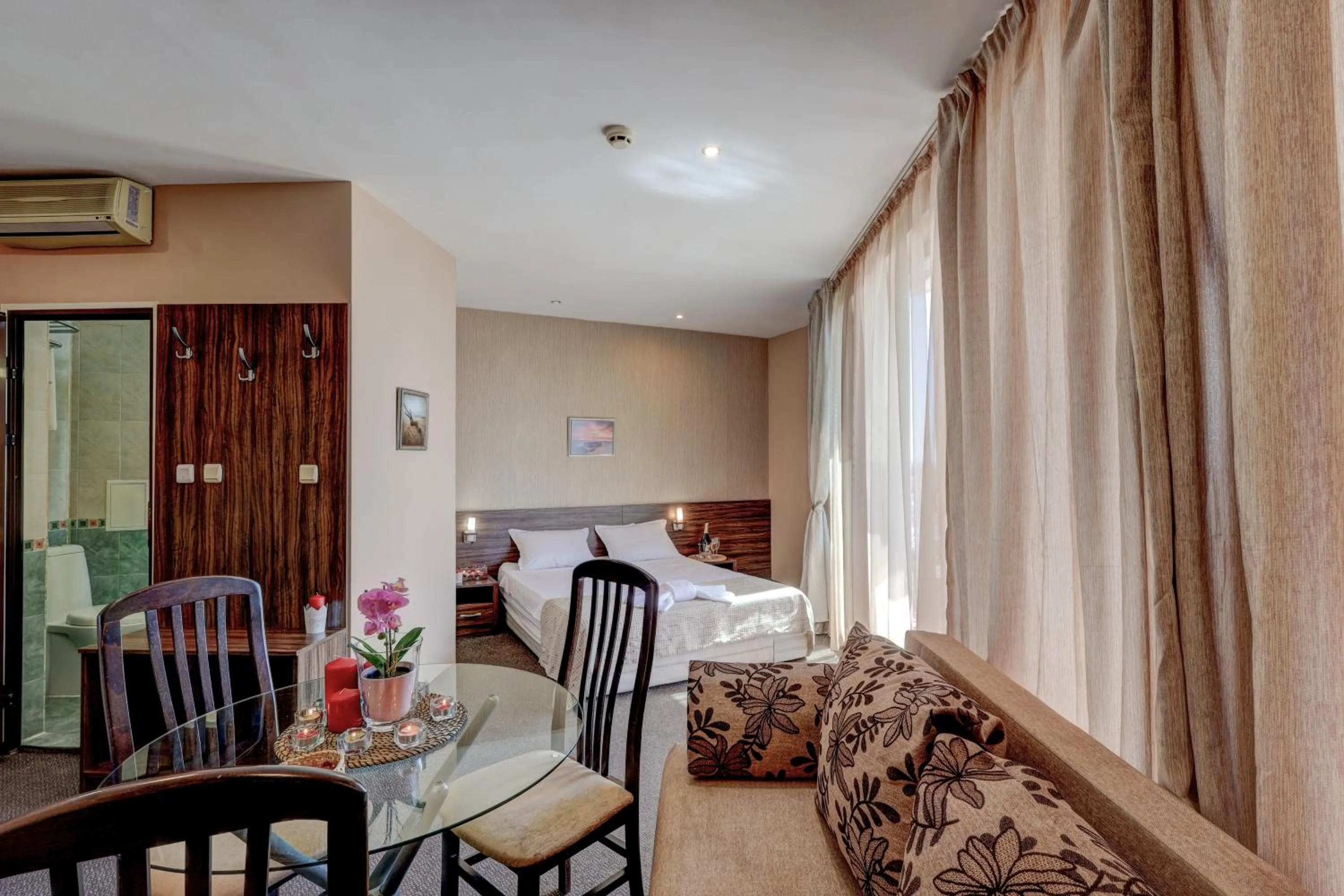 Studio with Balcony in Ellinis Hotel - Sea View and Free Parking