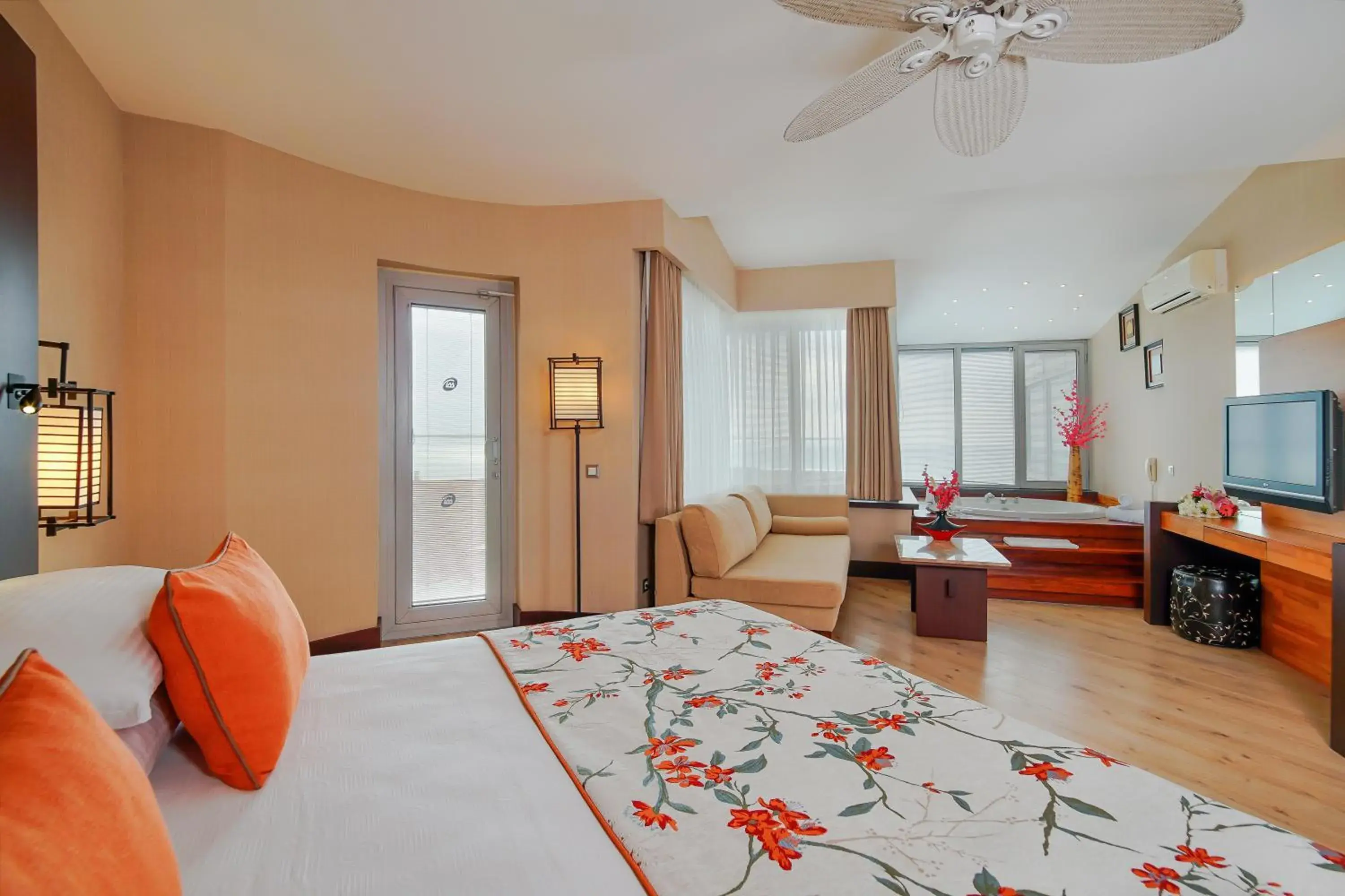 TV and multimedia, Bed in Limak Lara Deluxe Hotel & Resort Antalya TV and multimedia, Bed in Limak Lara Deluxe Hotel & Resort Antalya