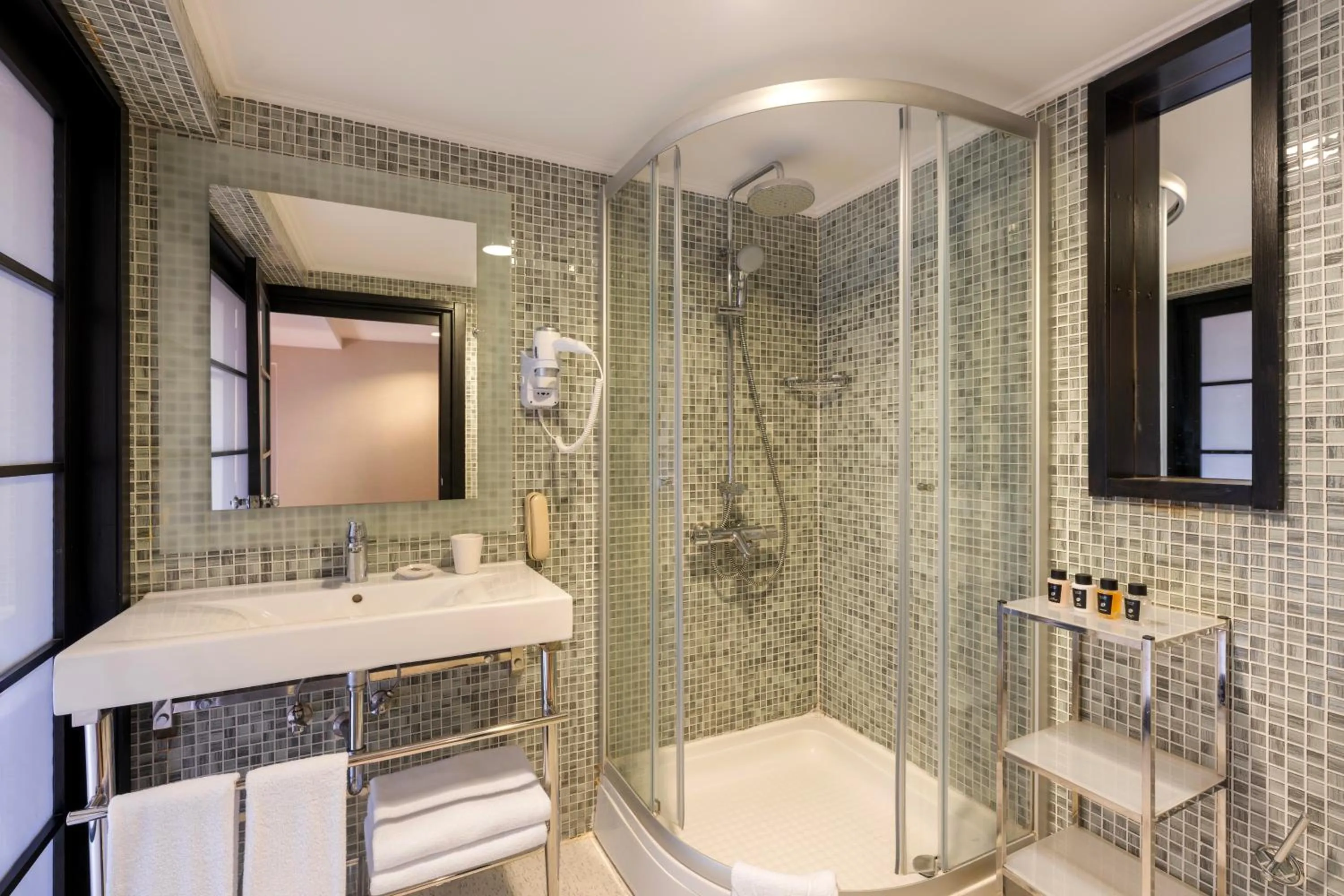 Shower in Limak Lara Deluxe Hotel & Resort Antalya