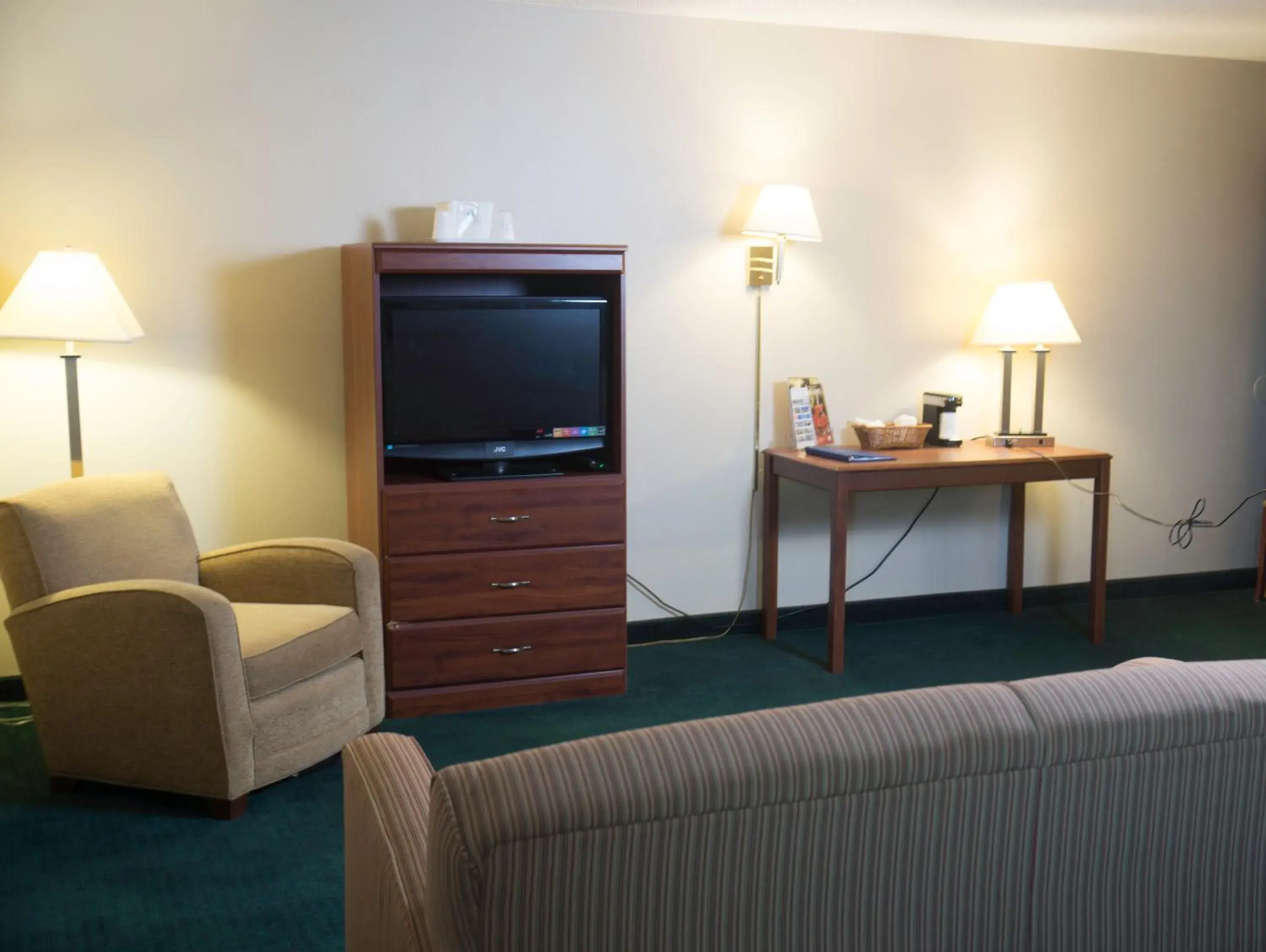 Living room in Americas Best Value Inn St. Louis / South Living room in Americas Best Value Inn St. Louis / South