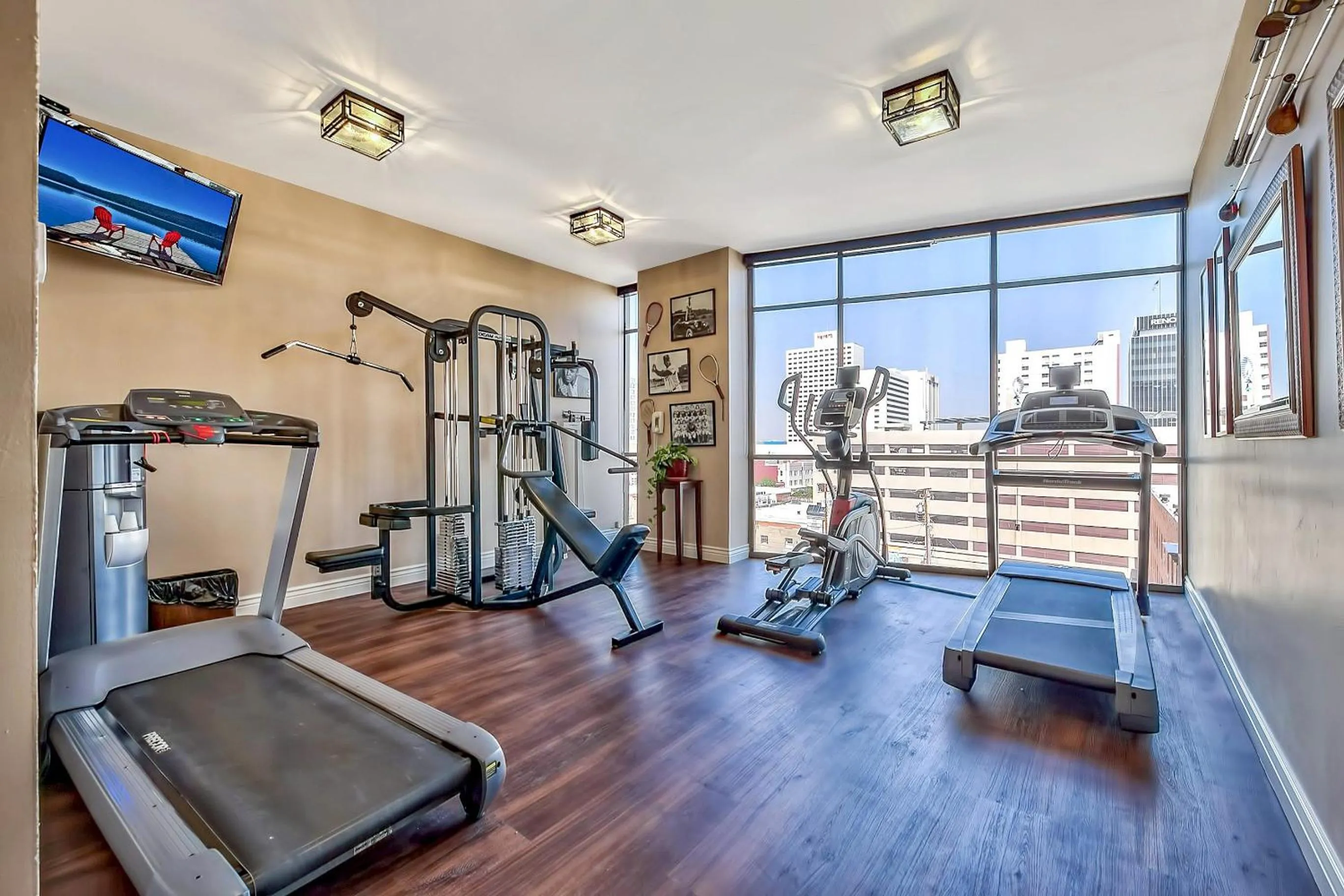 Fitness centre/facilities in Plaza Resort Club Reno