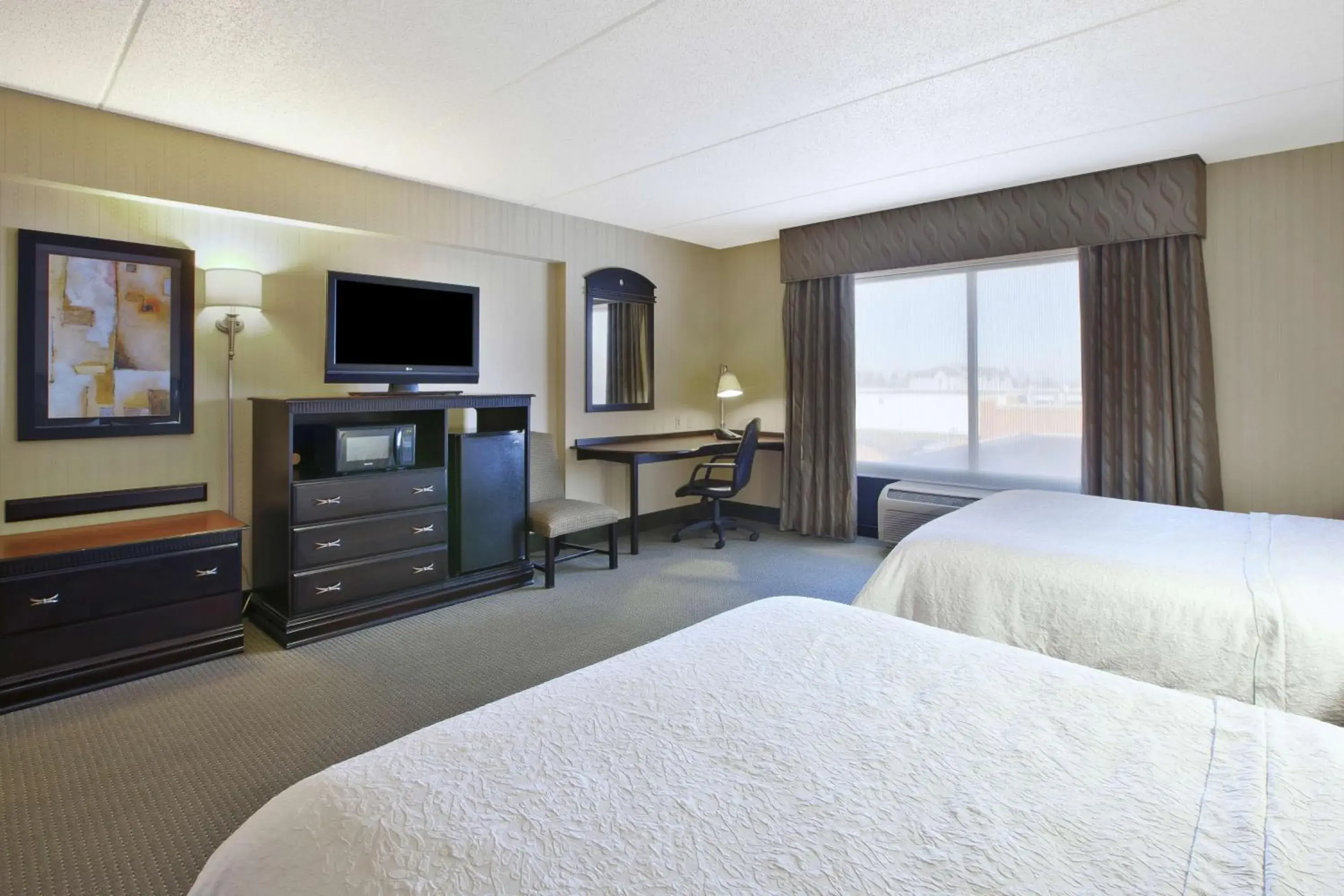 Bedroom, Bed in Hampton Inn & Suites Plattsburgh Bedroom, Bed in Hampton Inn & Suites Plattsburgh