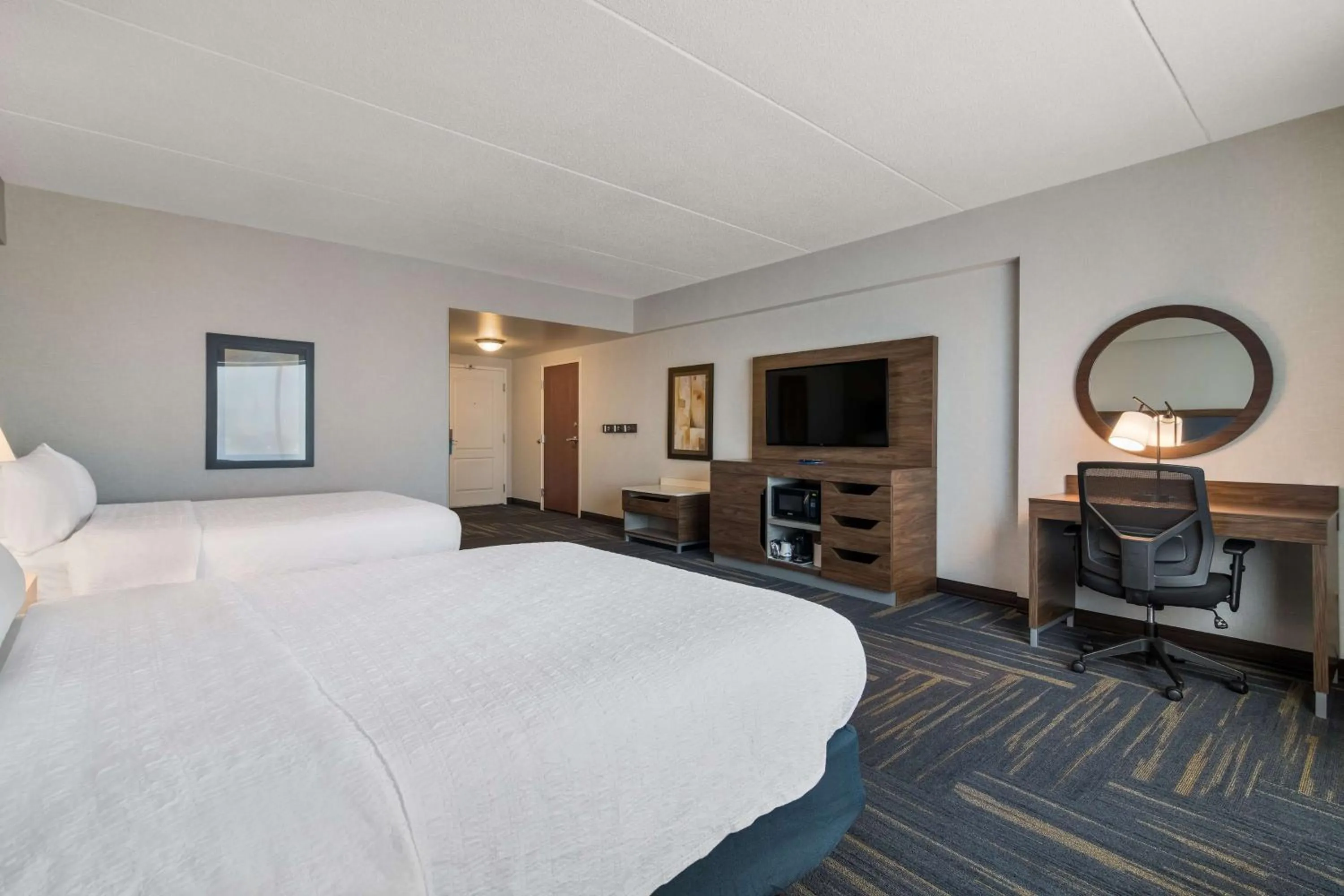 Bedroom, Bed in Hampton Inn & Suites Plattsburgh