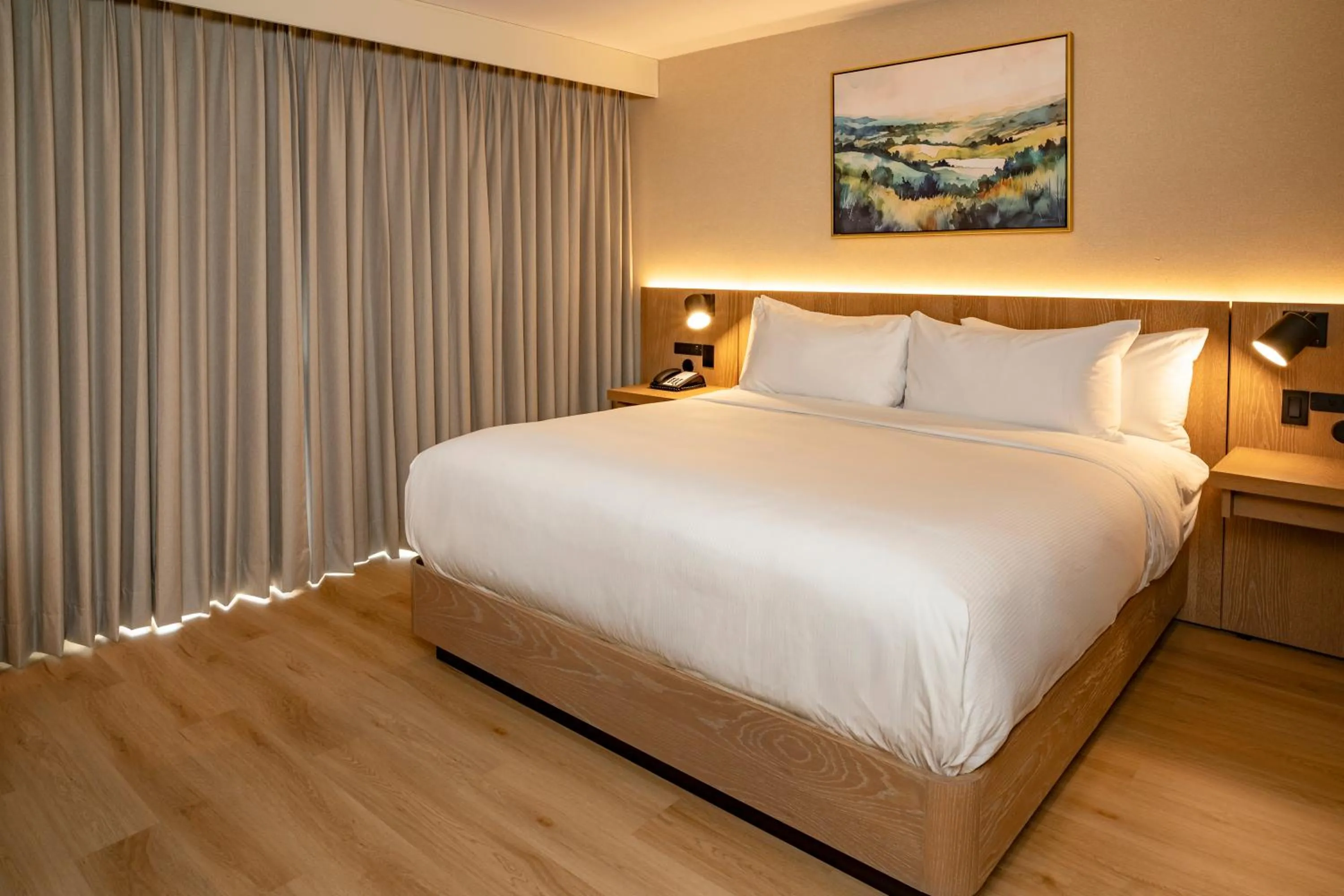 Bed in DoubleTree by Hilton Wilkes-Barre