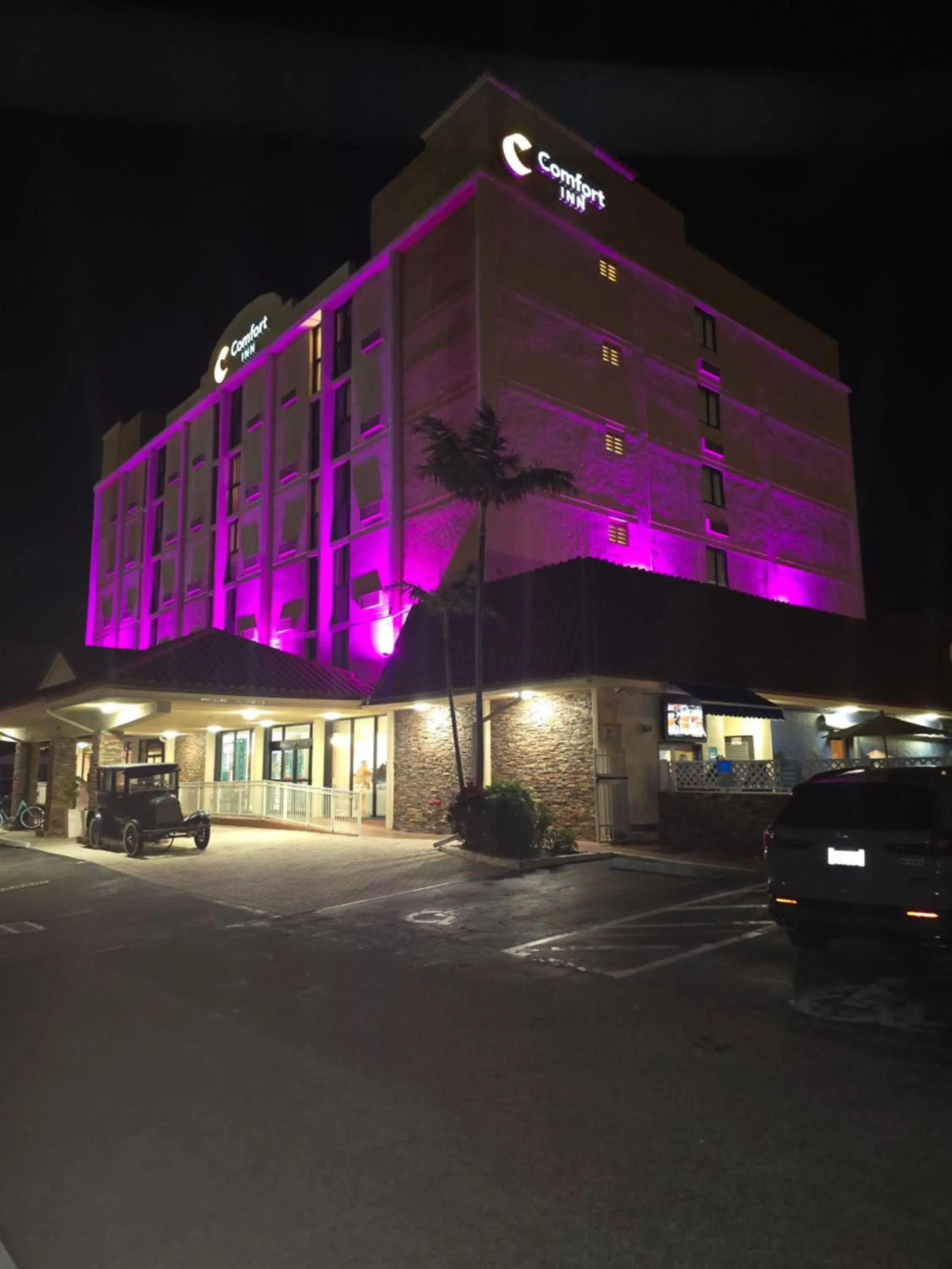 Property building in Comfort Inn Oceanside Deerfield Beach Property building in Comfort Inn Oceanside Deerfield Beach