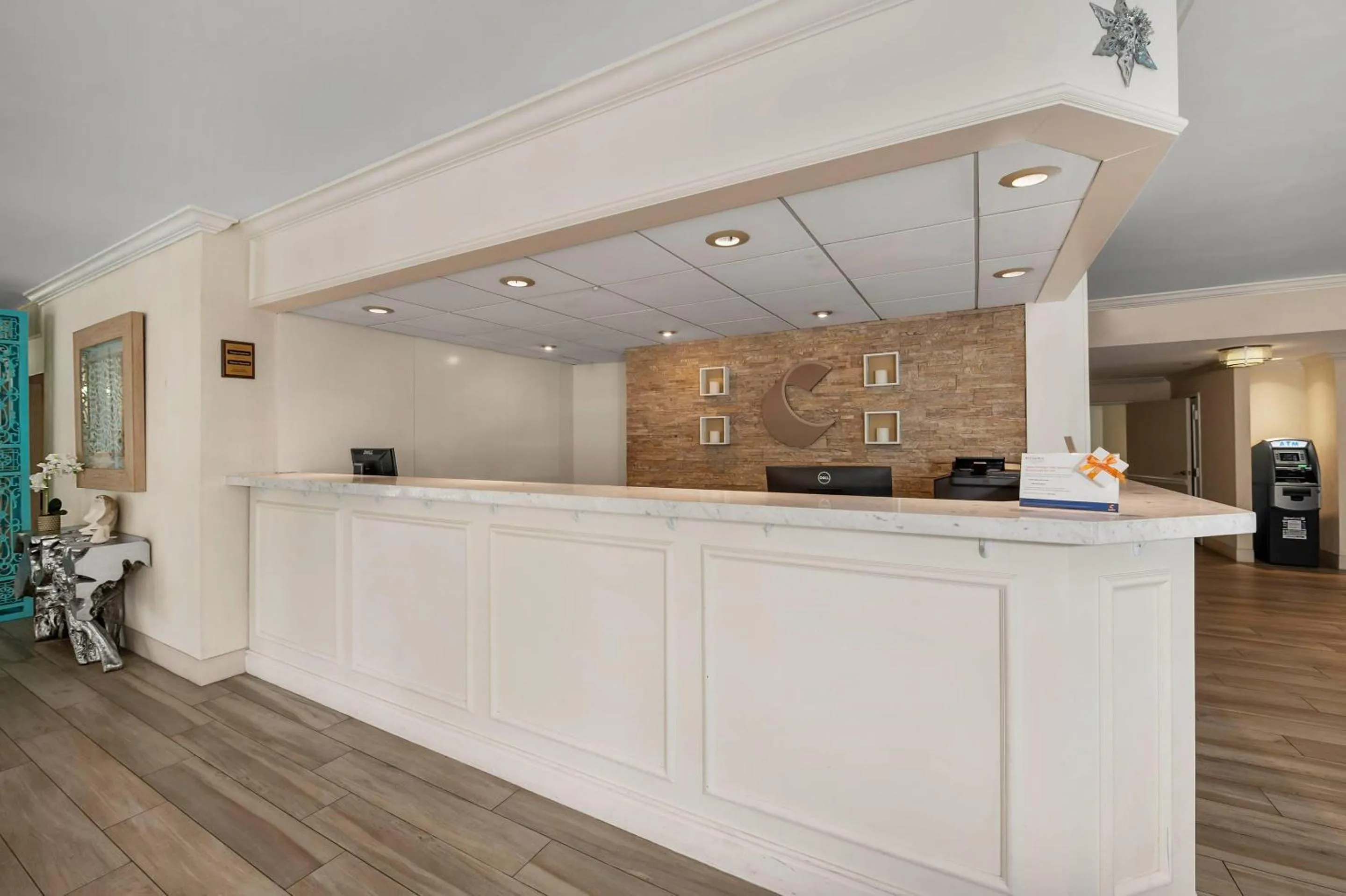 Lobby or reception in Comfort Inn Oceanside Deerfield Beach