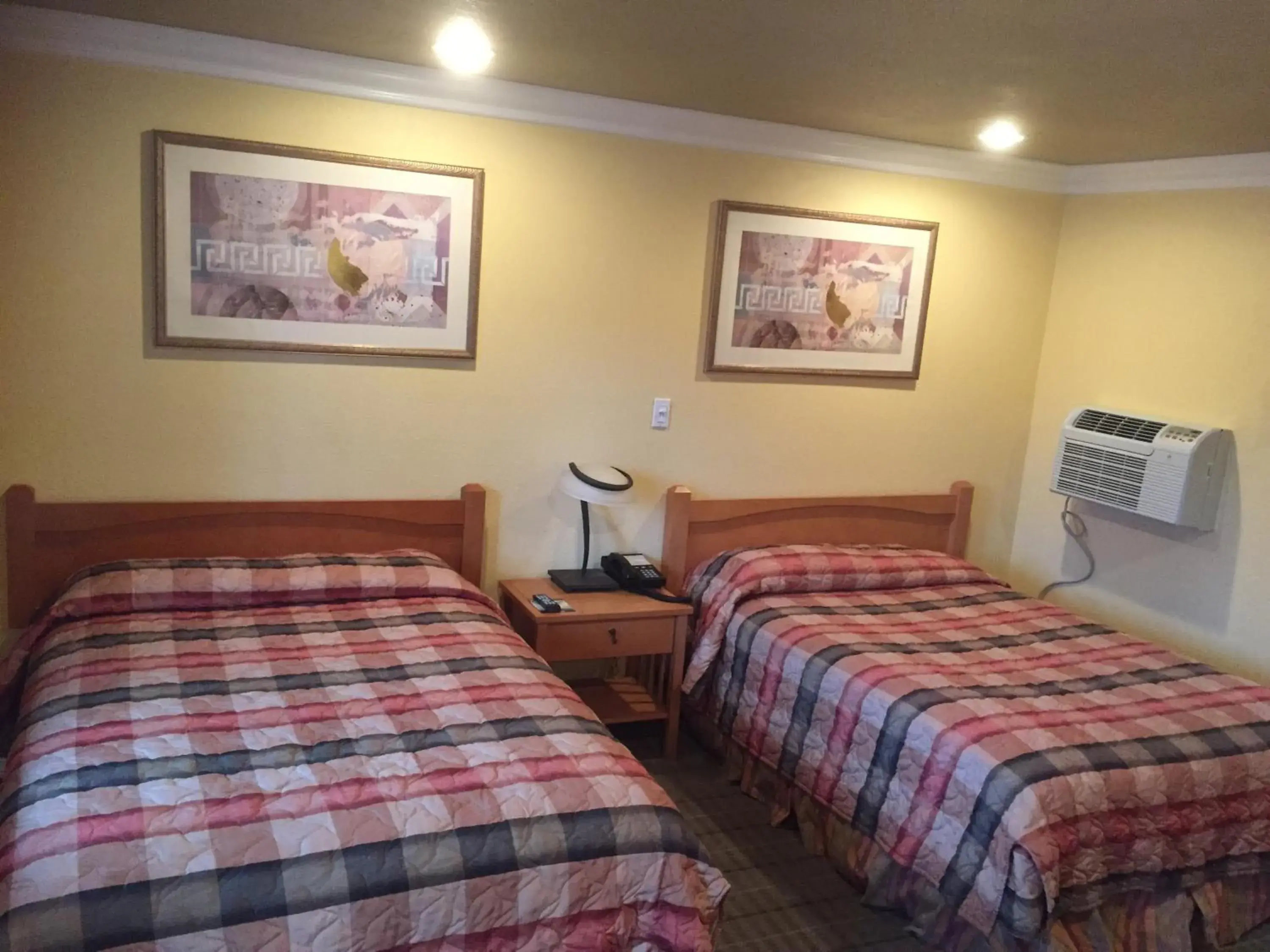 Bedroom, Bed in Bayshore Inn Ventura Bedroom, Bed in Bayshore Inn Ventura