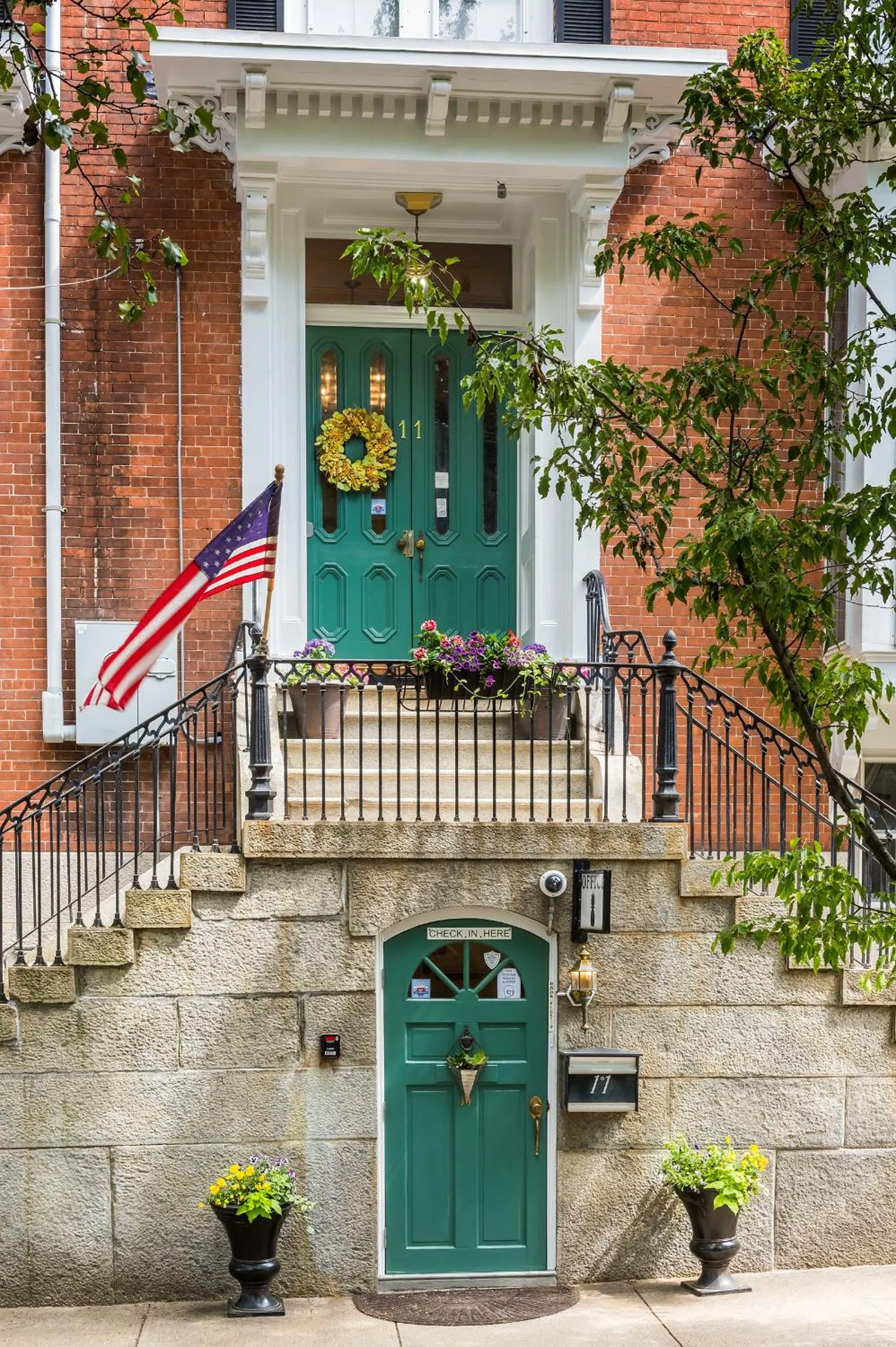 Facade/entrance in Christopher Dodge House