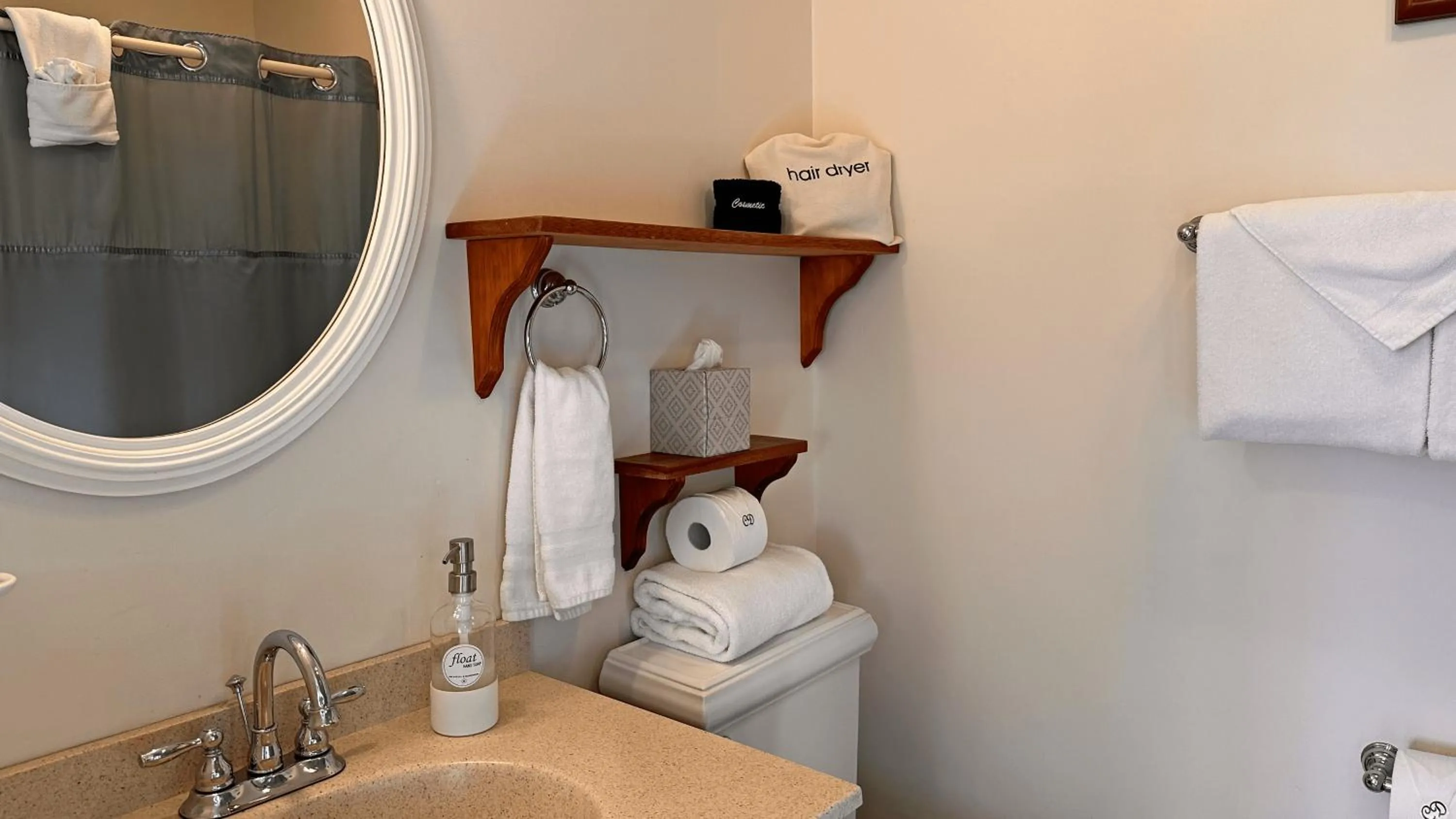 Bathroom in Christopher Dodge House