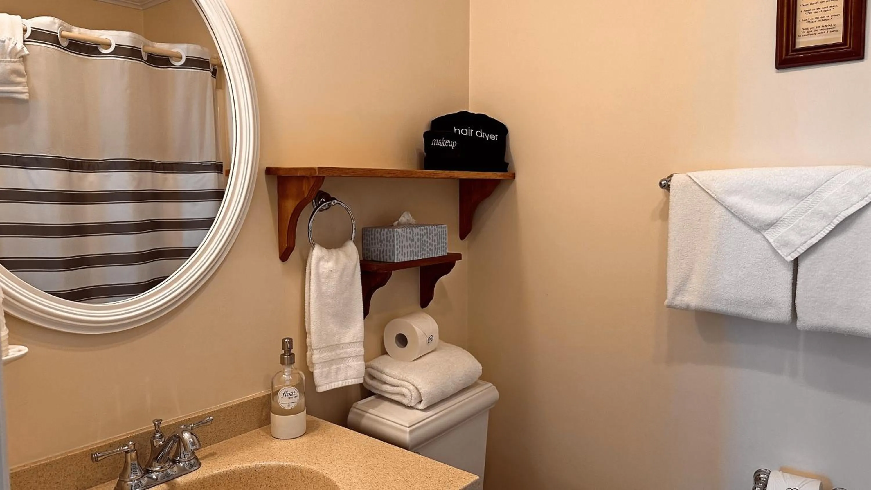 Bathroom in Christopher Dodge House