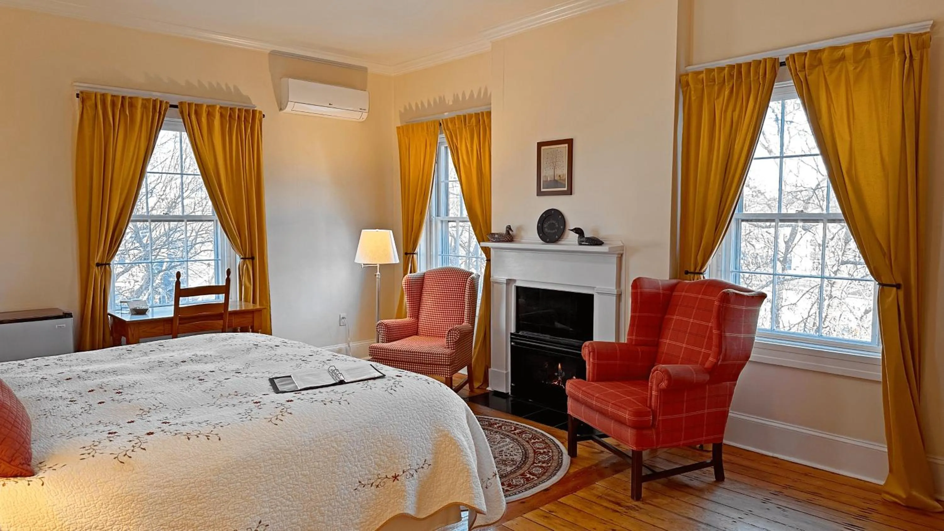 Bedroom, Bed in Christopher Dodge House