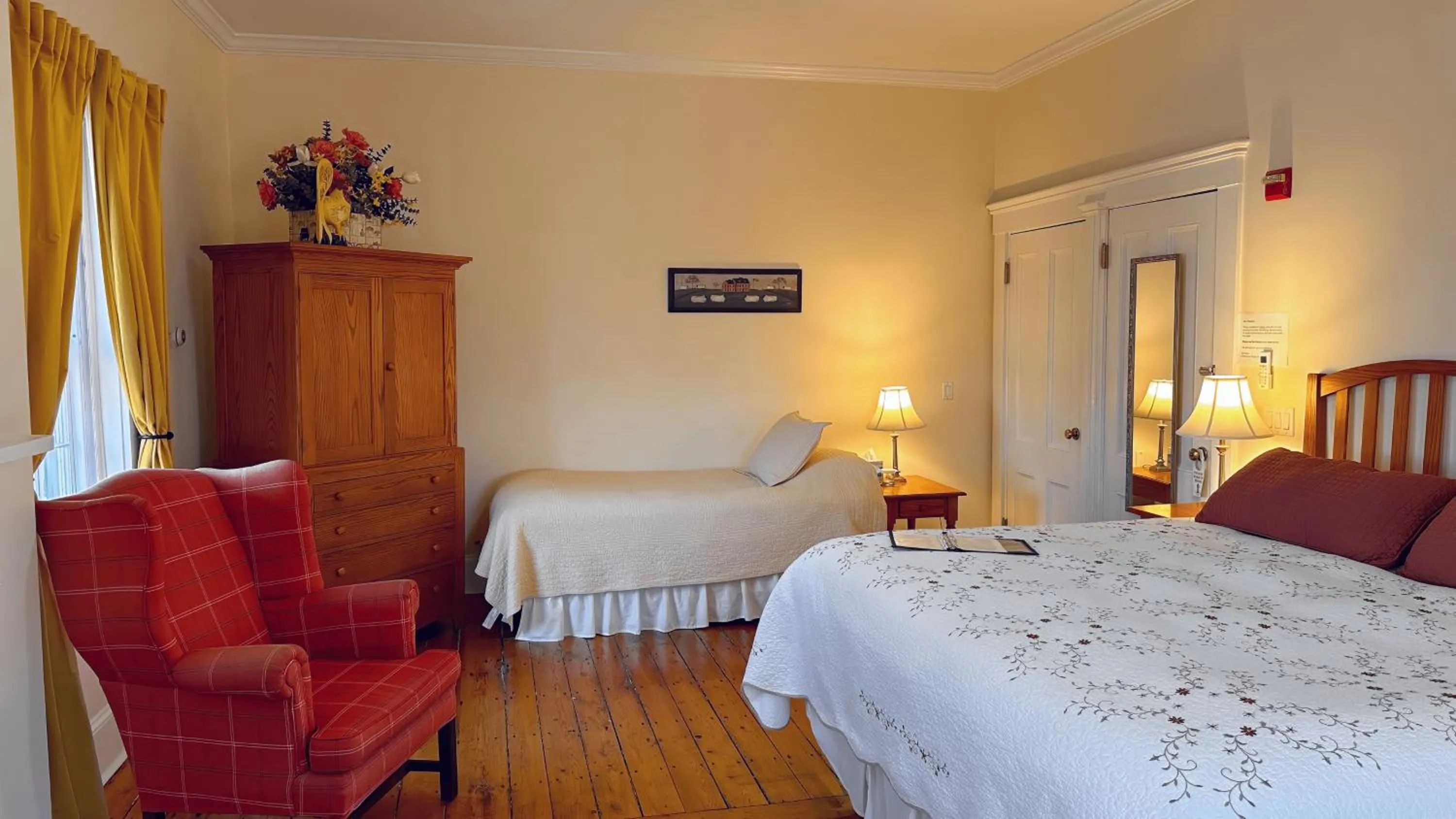 Bedroom, Bed in Christopher Dodge House