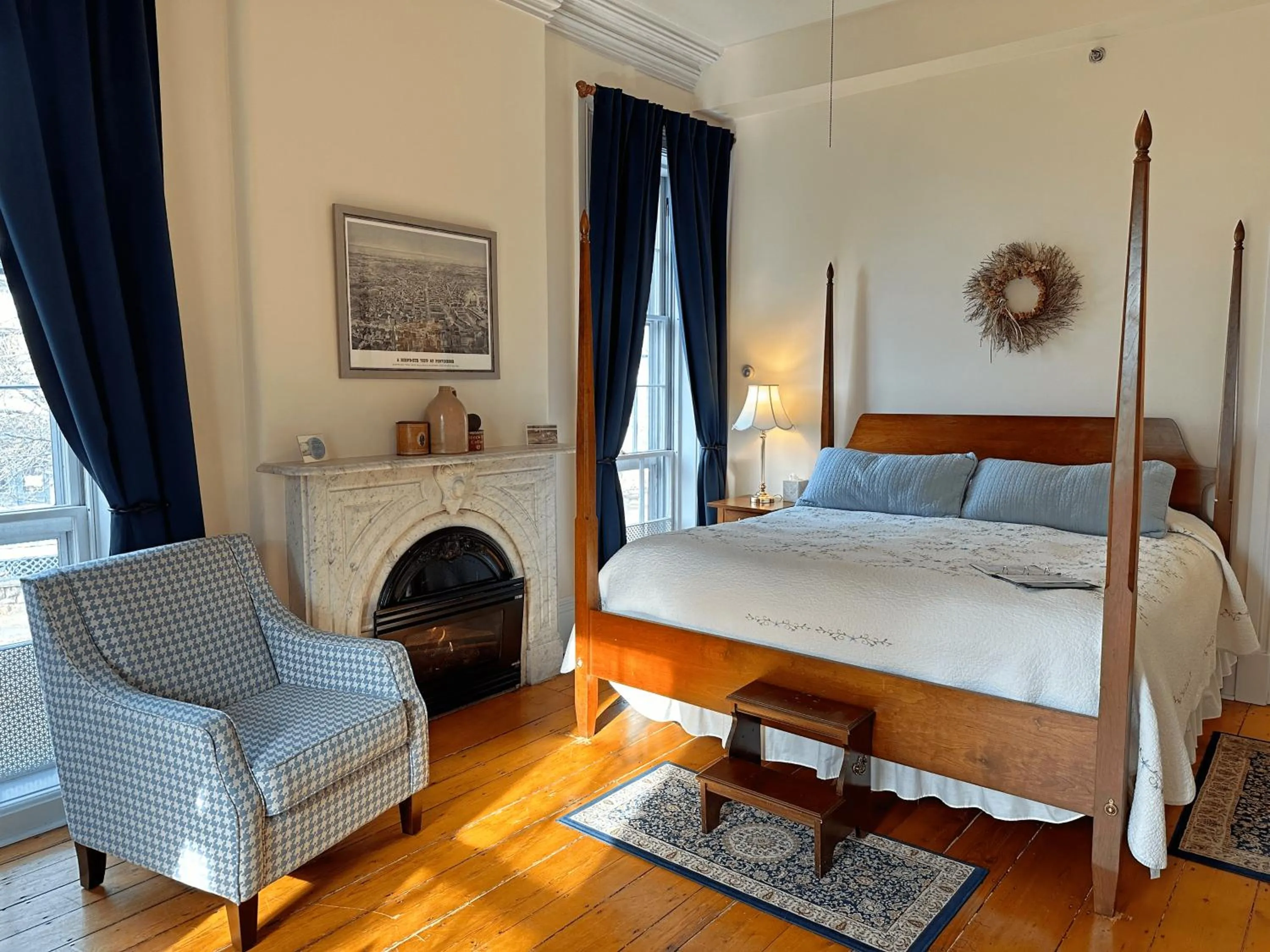 Bedroom, Bed in Christopher Dodge House