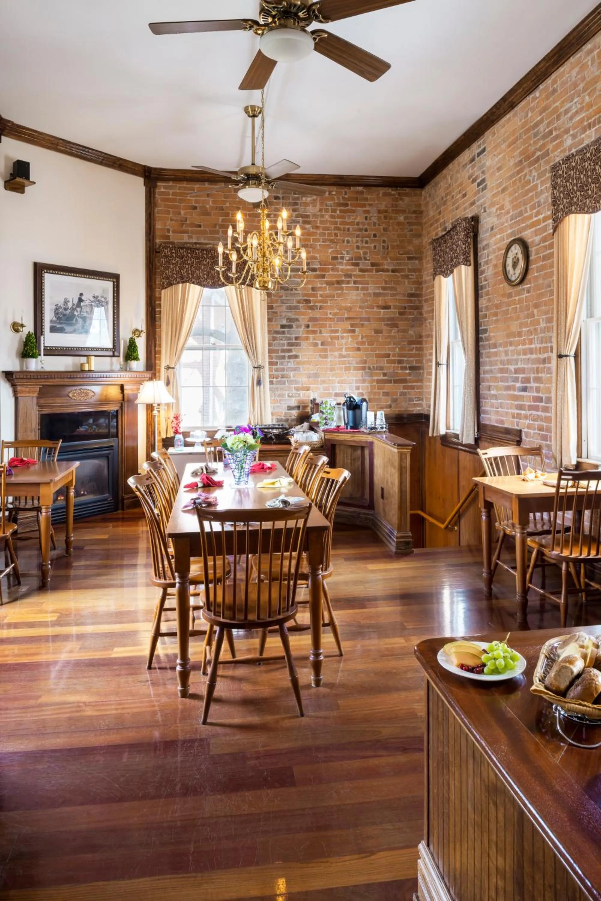 Dining area in Christopher Dodge House