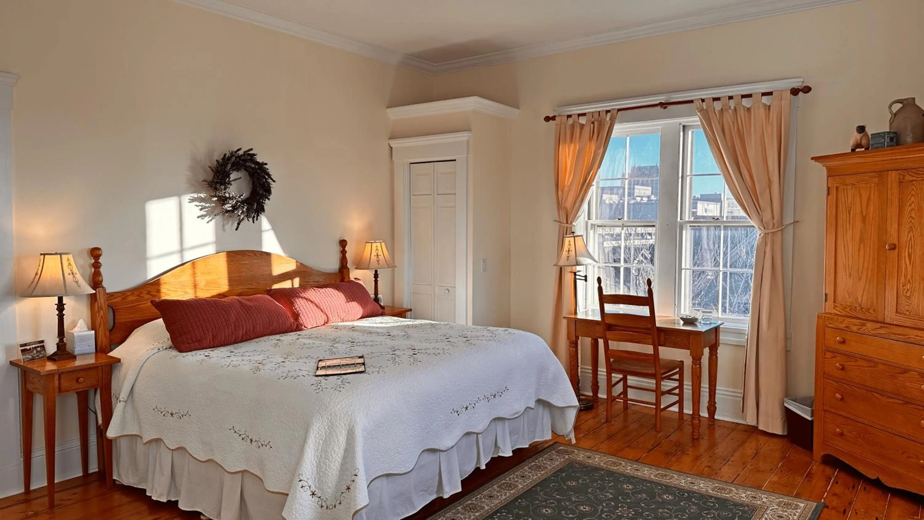 Bedroom, Bed in Christopher Dodge House