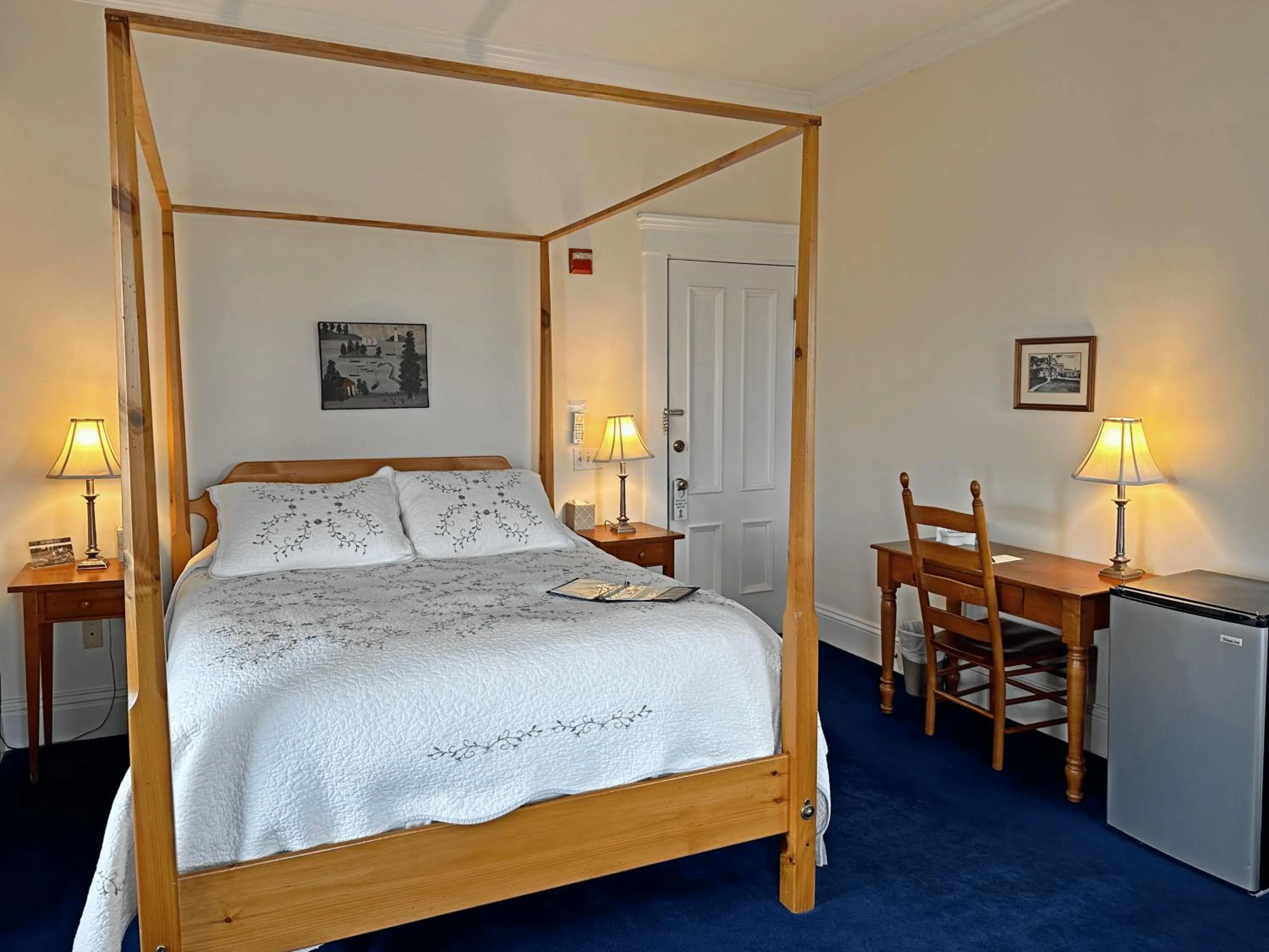 Bedroom, Bed in Christopher Dodge House