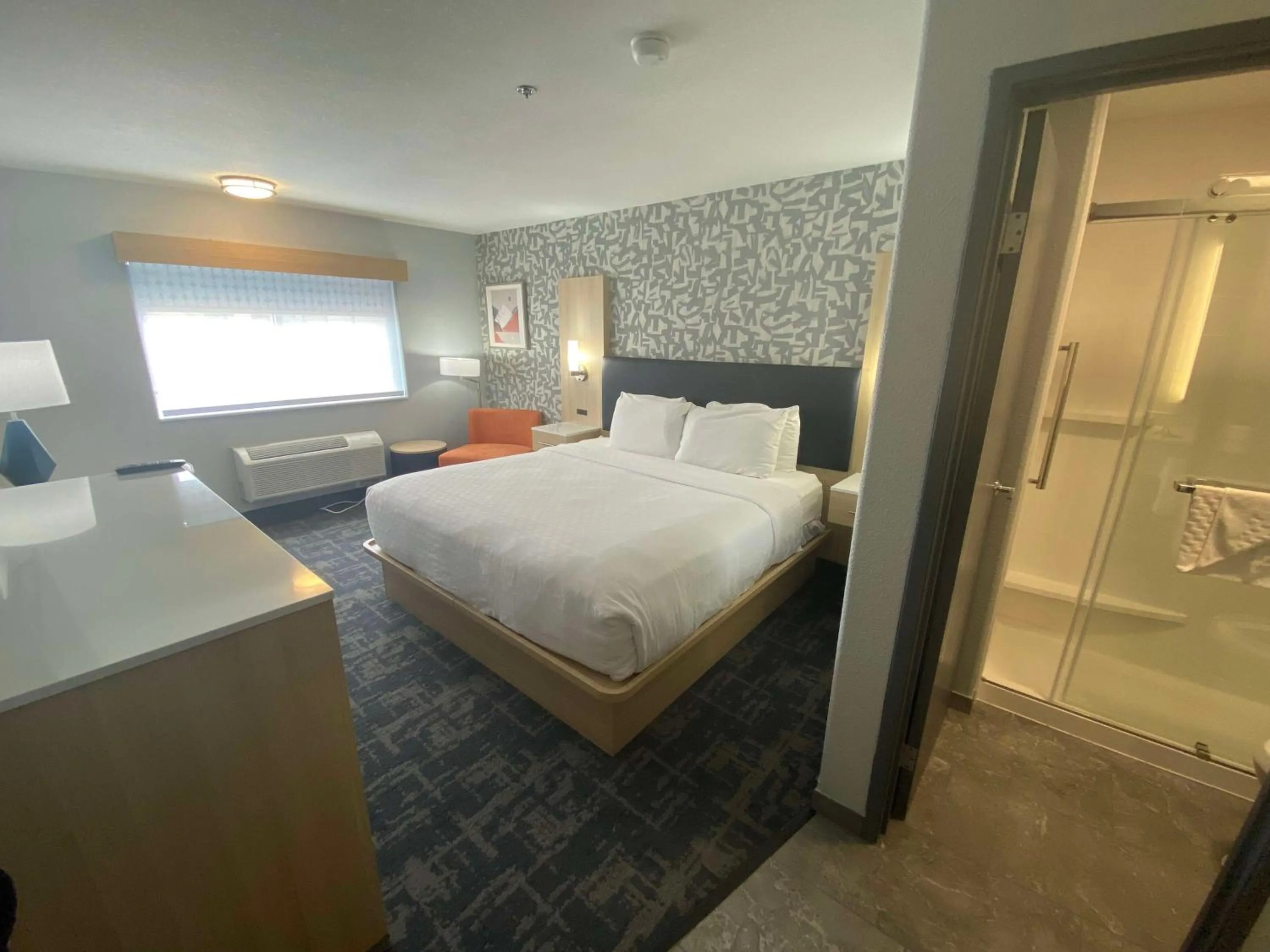 Bedroom, Bed in Best Western Montrose Inn