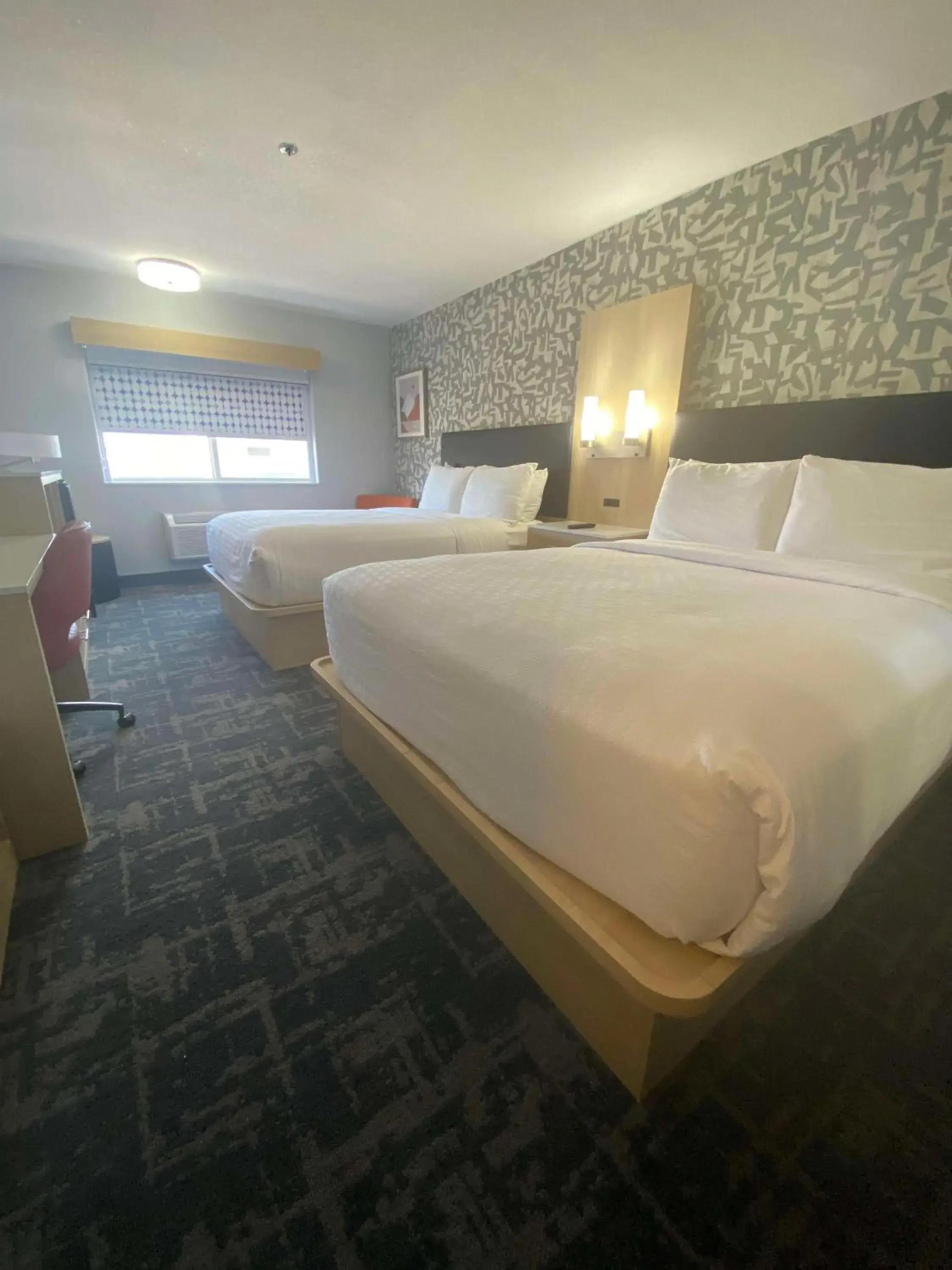 Bedroom, Bed in Best Western Montrose Inn Bedroom, Bed in Best Western Montrose Inn