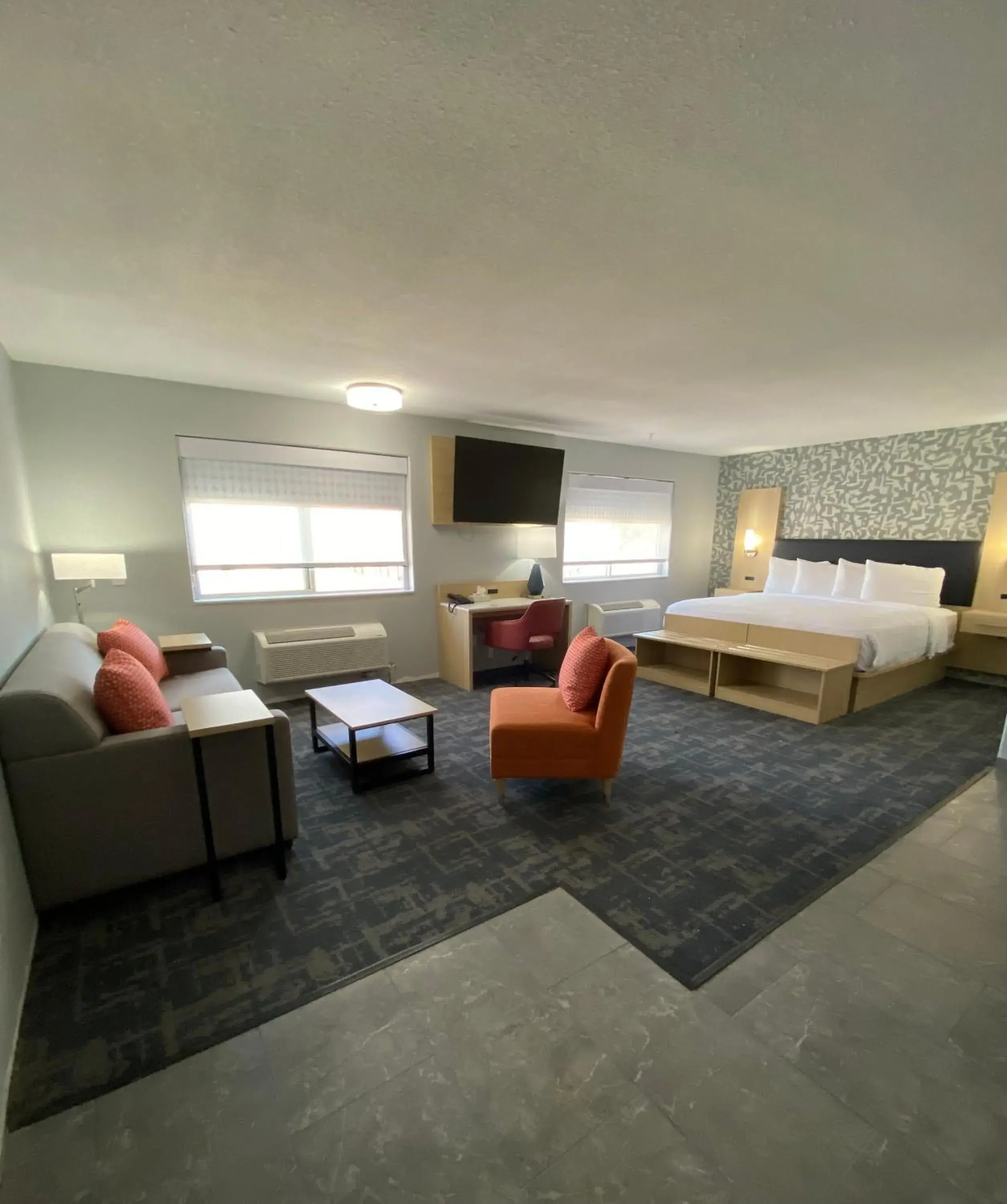 Seating area, Bed in Stay Wise Inns of Montrose Seating area, Bed in Stay Wise Inns of Montrose