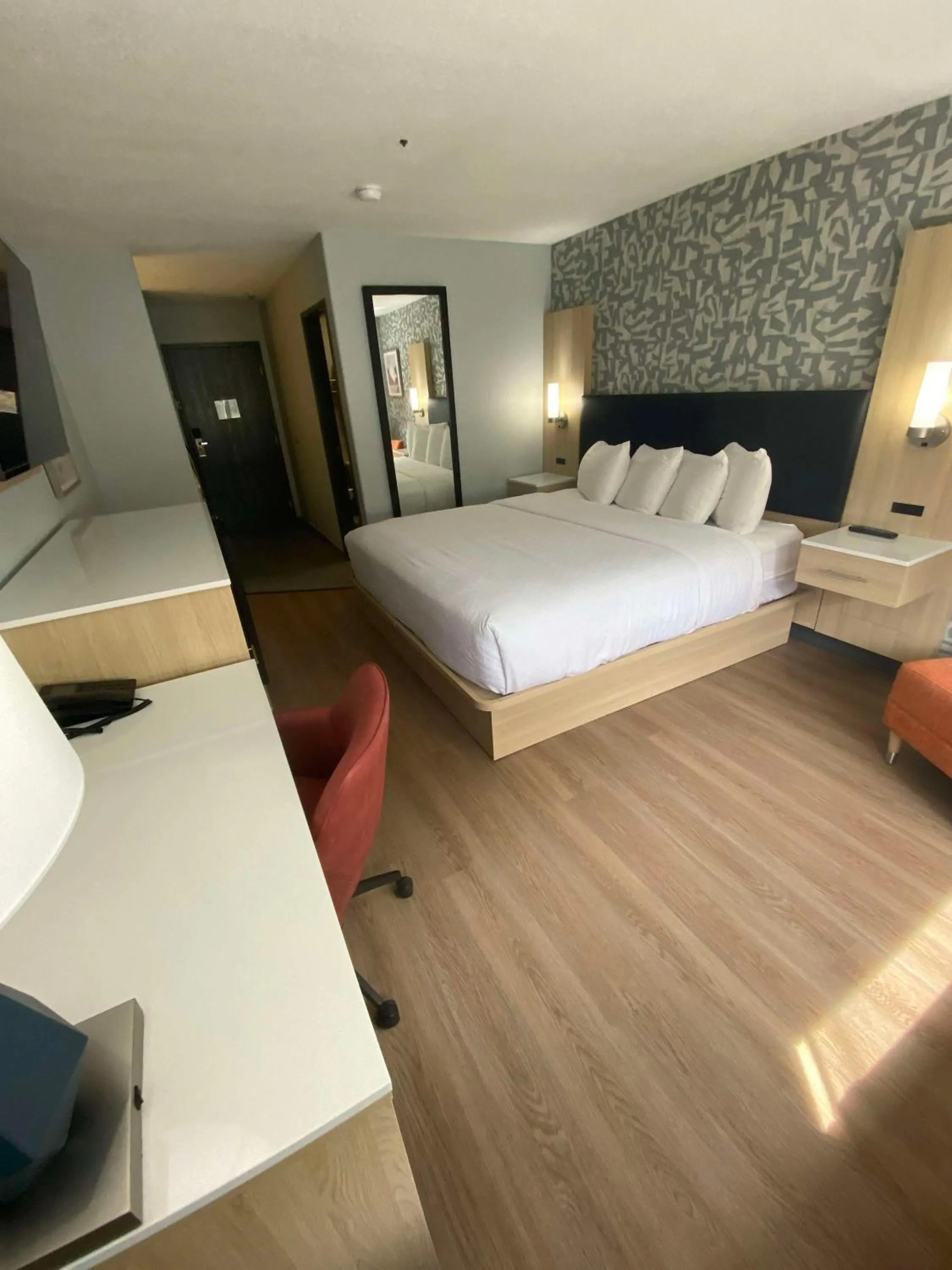 Bedroom, Bed in Best Western Montrose Inn