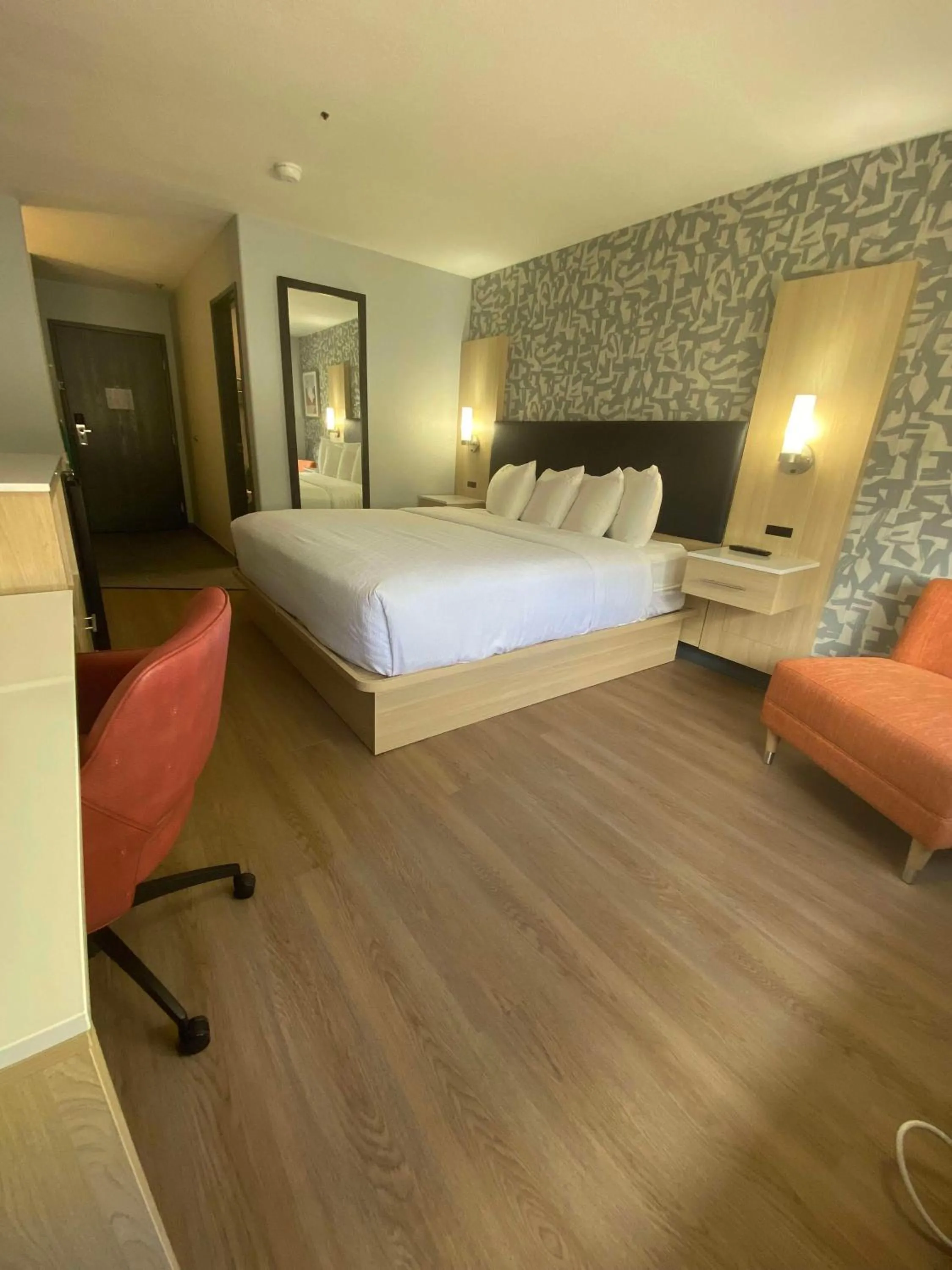 Bedroom, Bed in Best Western Montrose Inn