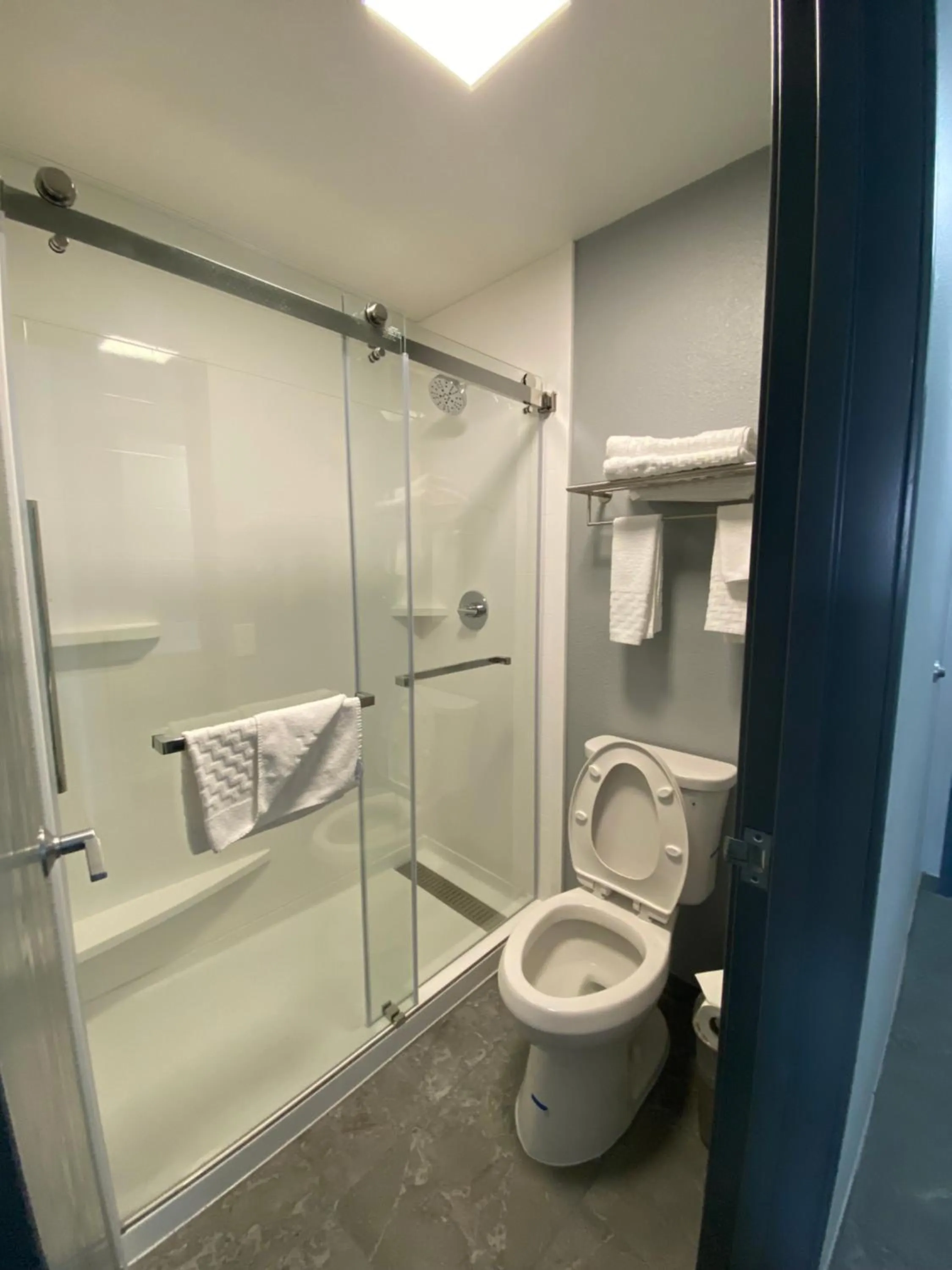 Bathroom in Stay Wise Inns of Montrose