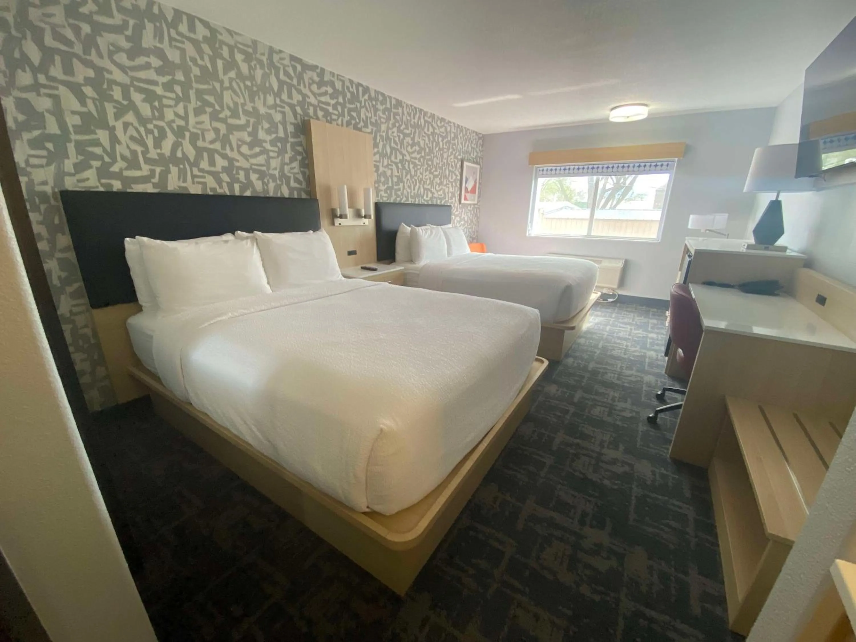 Bedroom, Bed in Best Western Montrose Inn