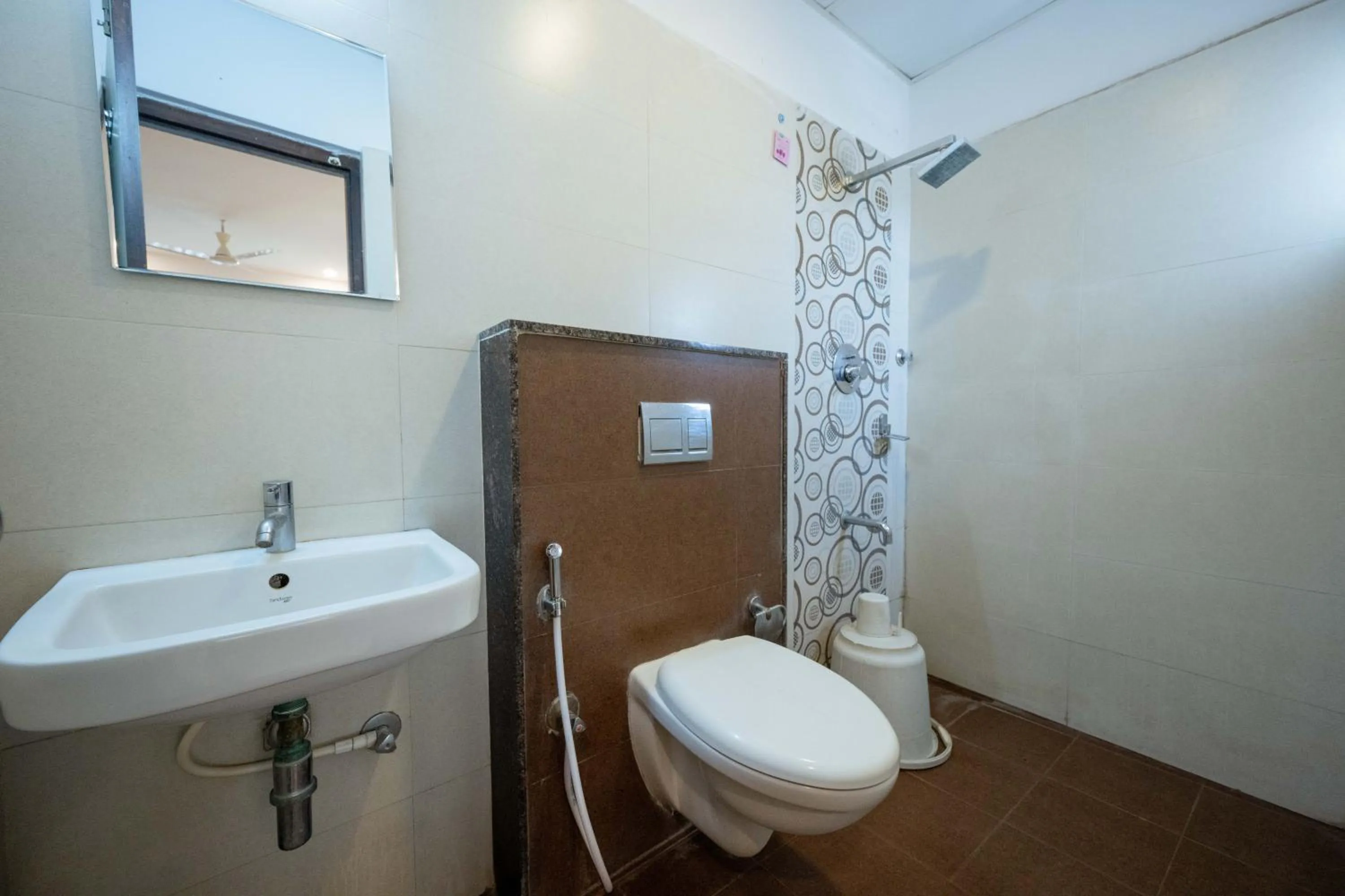 Bathroom in REGALIA INN &SUITES