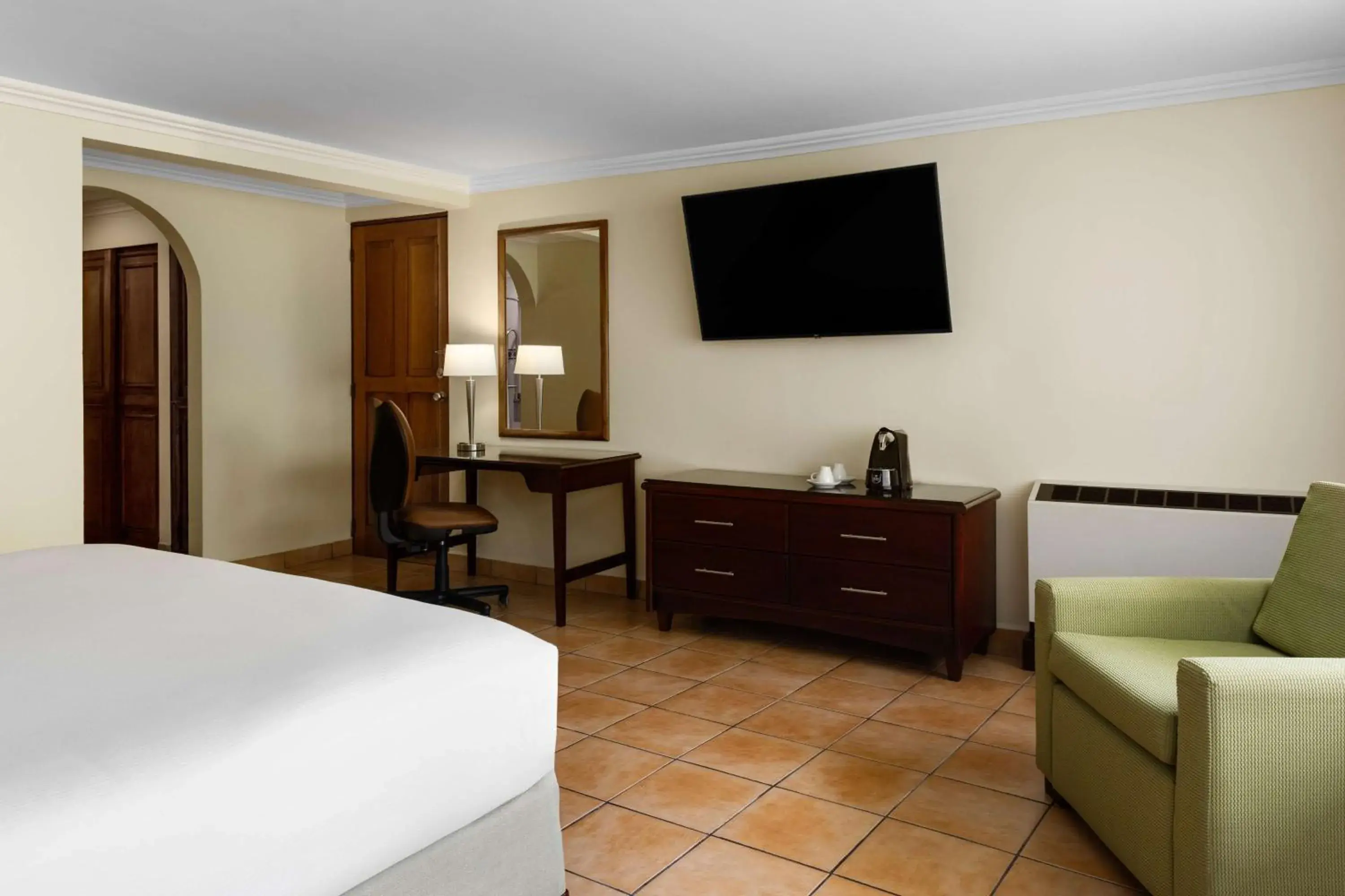 King Room - Disability Access in Hilton Cariari DoubleTree San Jose - Costa Rica King Room - Disability Access in Hilton Cariari DoubleTree San Jose - Costa Rica