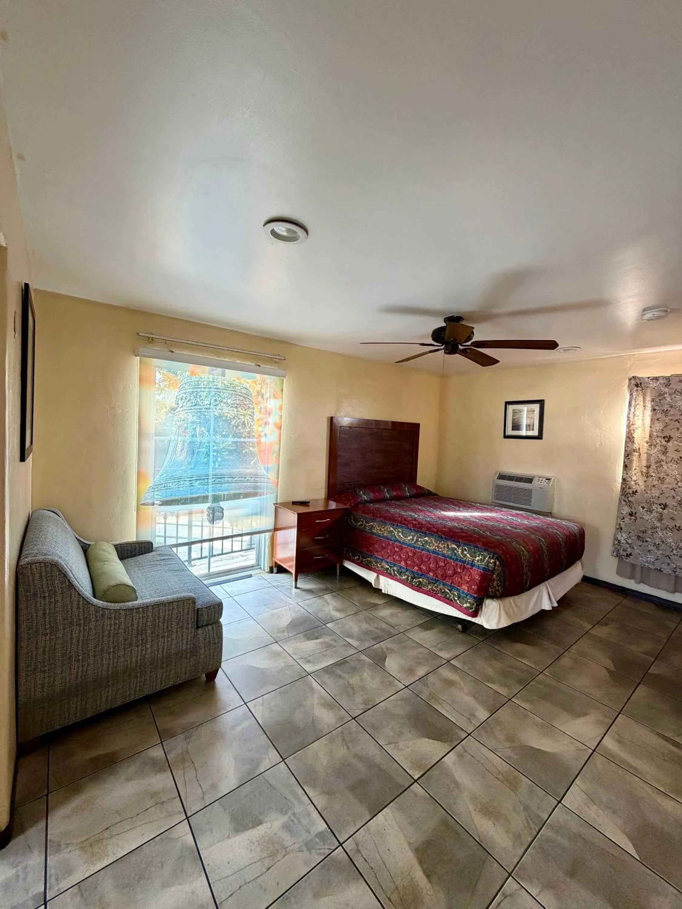 Bed in Mission Bell Motel