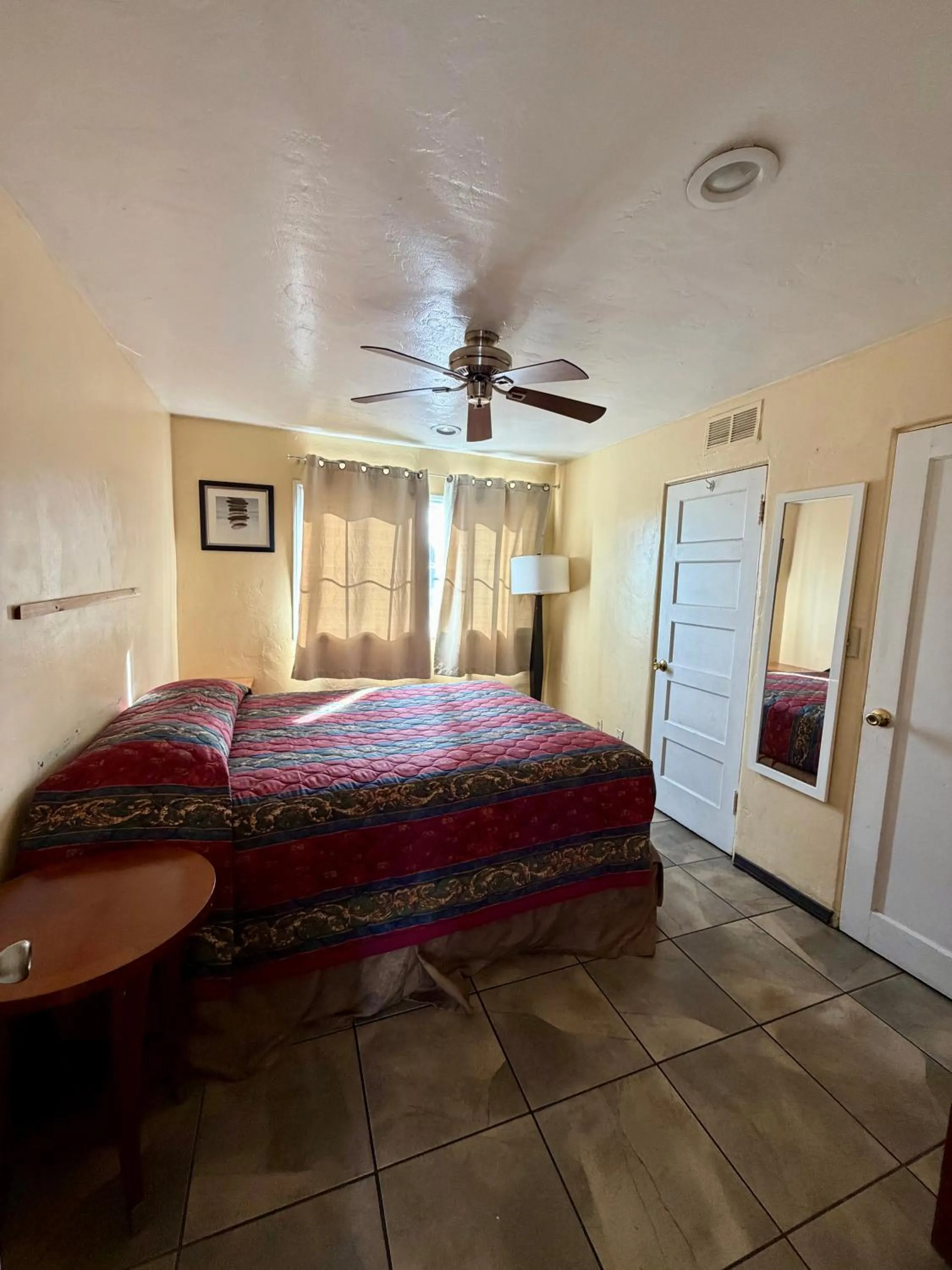 Bed in Mission Bell Motel