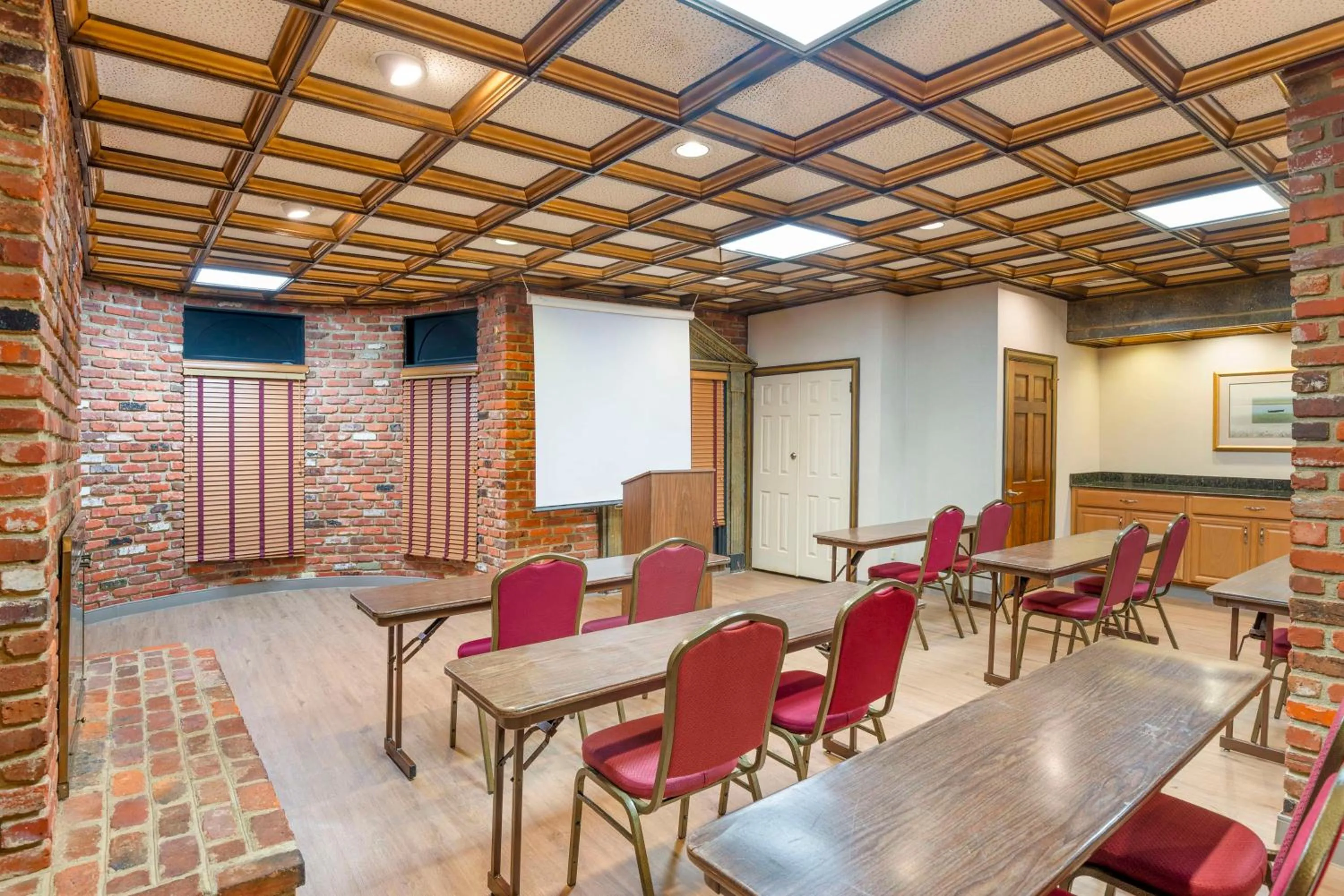 Meeting/conference room in Best Western PLUS Governor's Inn Richmond