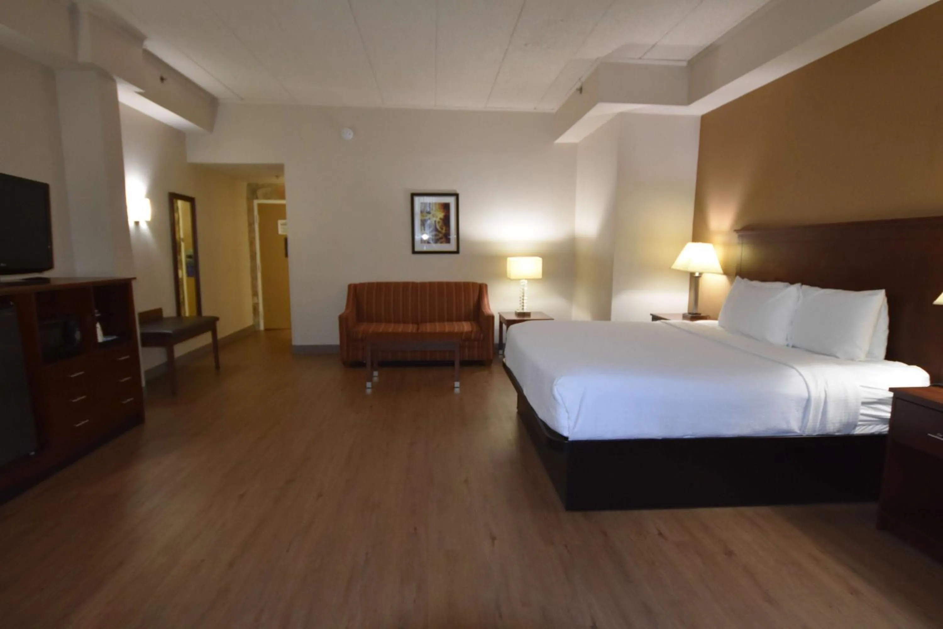 Bedroom, Bed in Best Western PLUS Governor's Inn Richmond