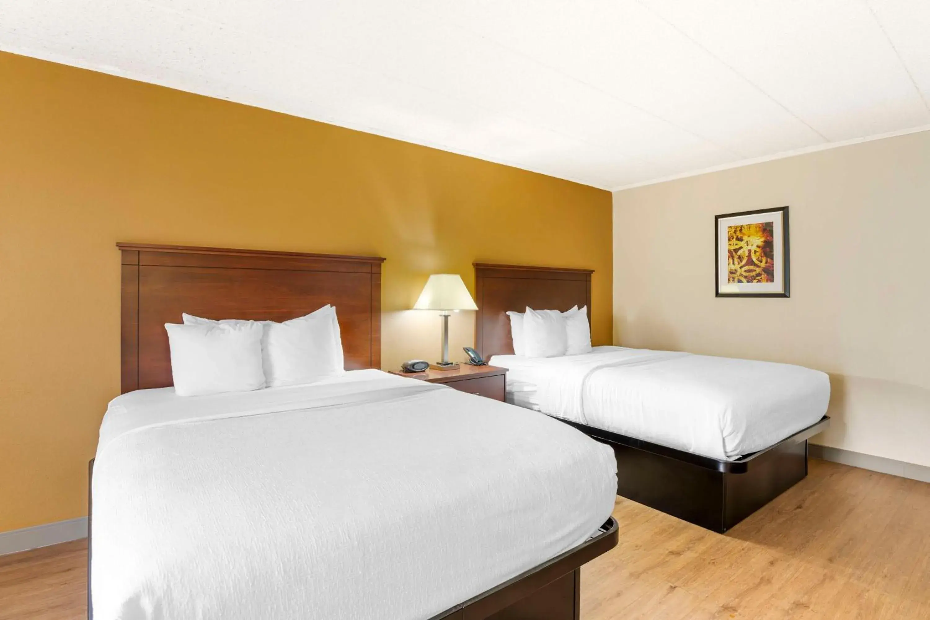 Bedroom, Bed in Best Western PLUS Governor's Inn Richmond Bedroom, Bed in Best Western PLUS Governor's Inn Richmond