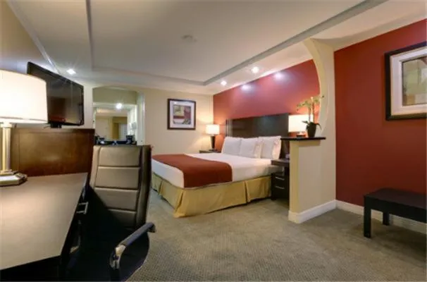 Bedroom, Bed in Americas Best Value Inn Angleton