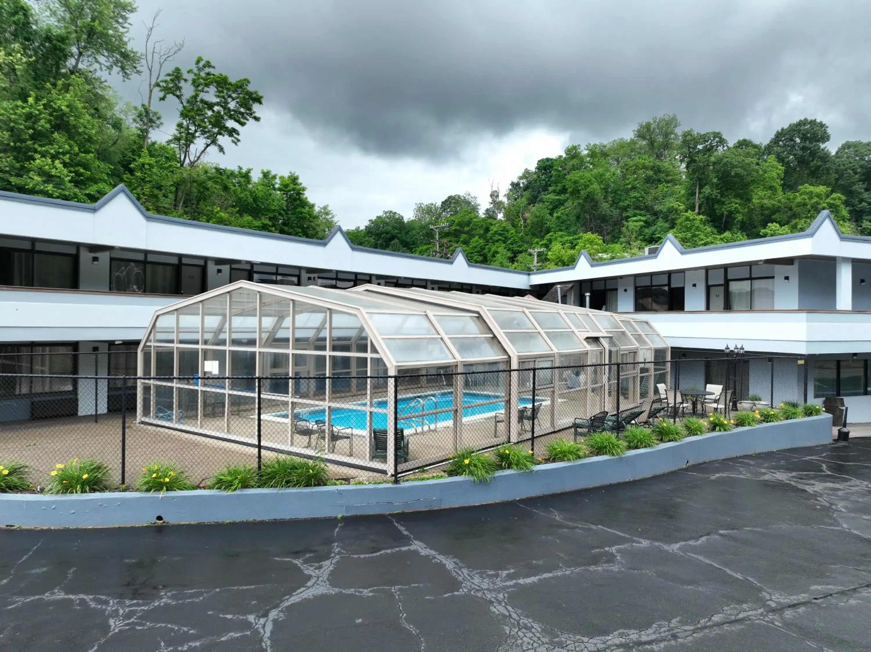 Swimming pool in Days Inn by Wyndham Pittsburgh Swimming pool in Days Inn by Wyndham Pittsburgh